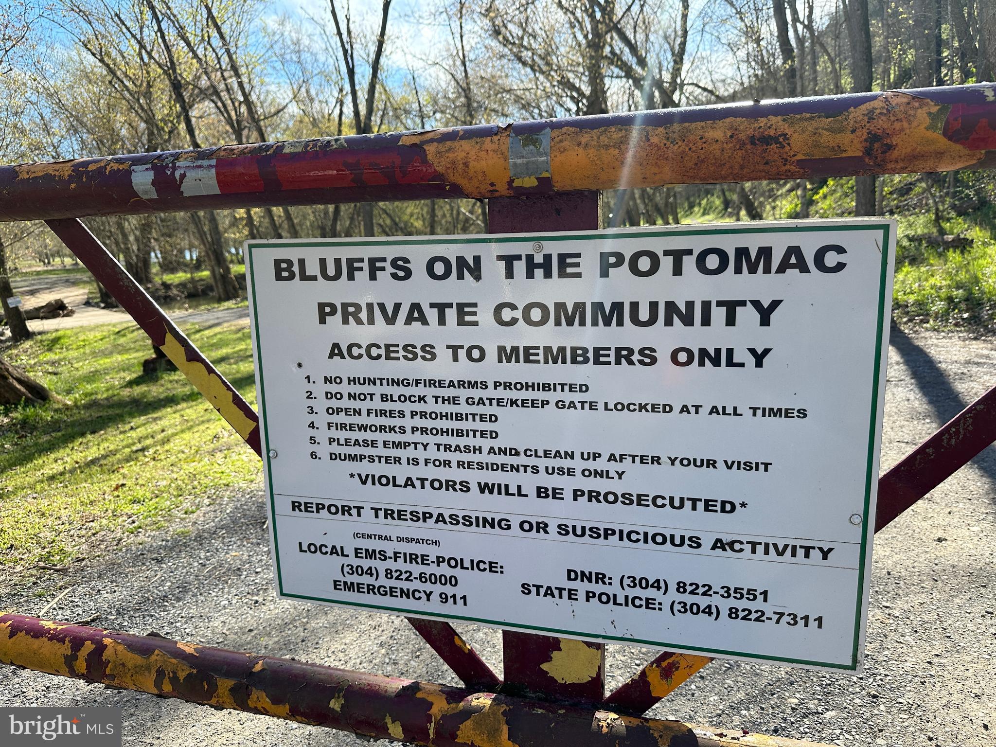 BLUFFS ON THE POTOMAC - Land