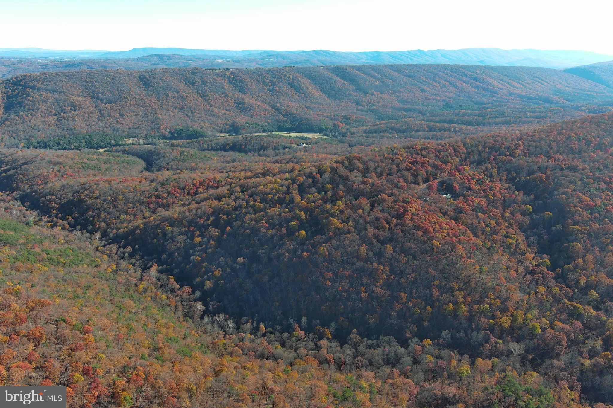 BLUFFS ON THE POTOMAC - Land