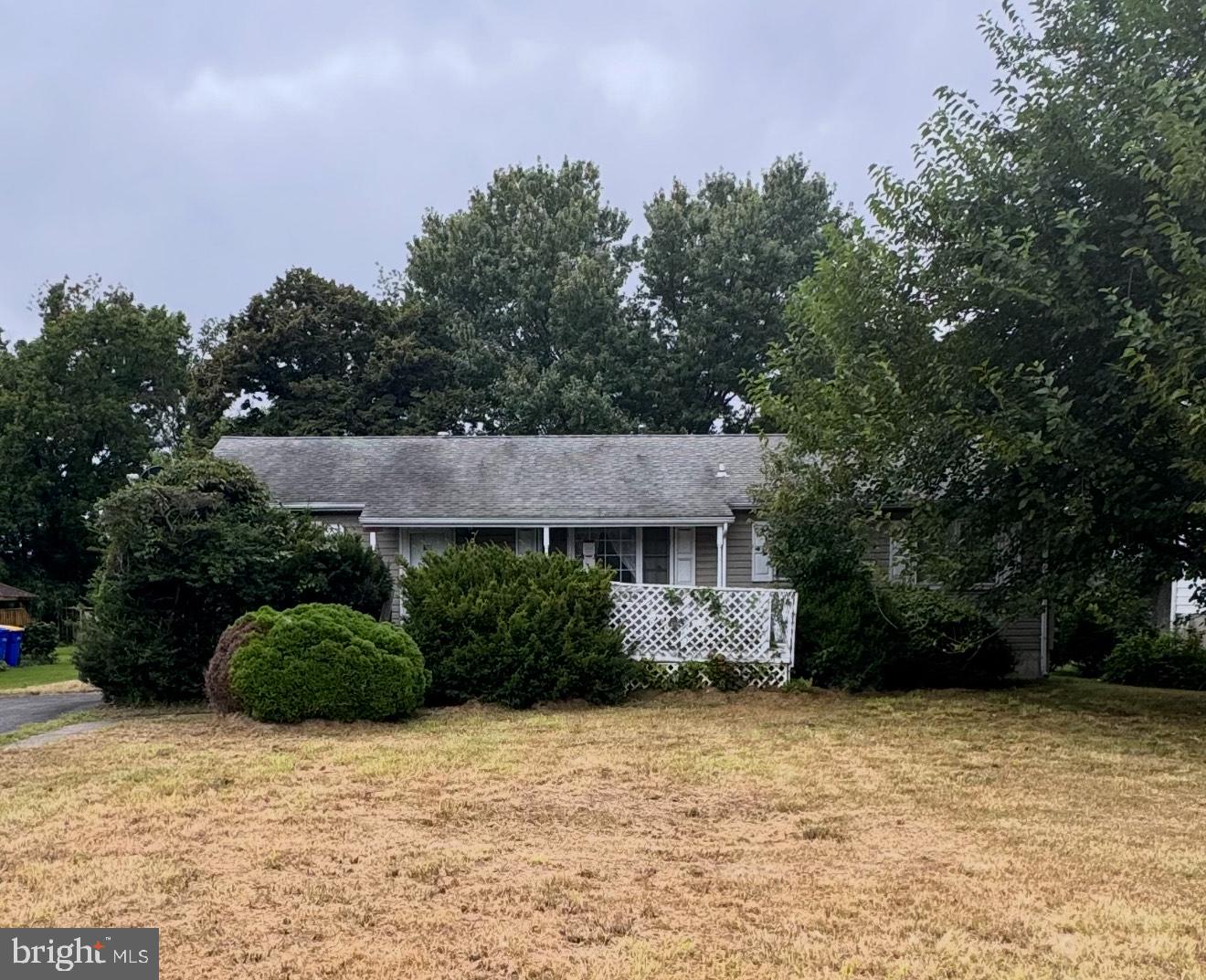 957 CLOVERFIELDS DRIVE