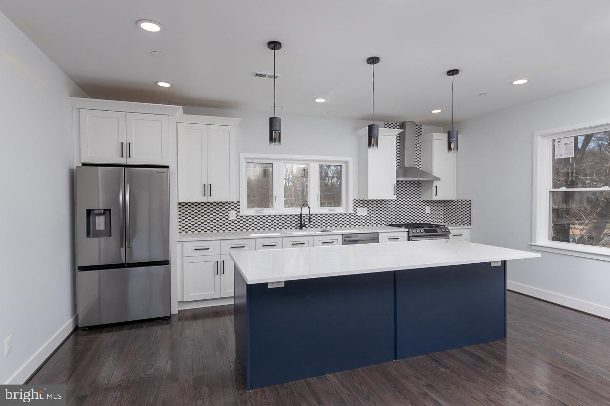 BIRD RIVER GROVE - Residential