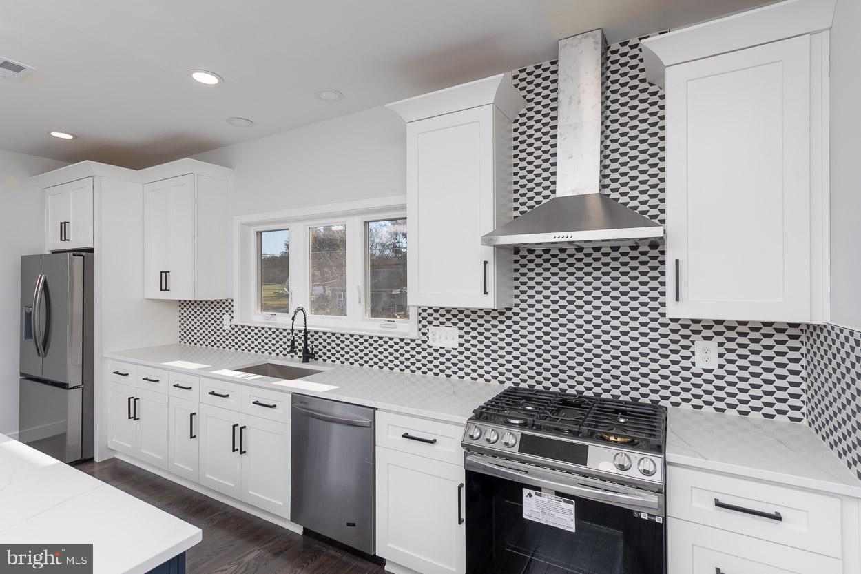 BIRD RIVER GROVE - Residential