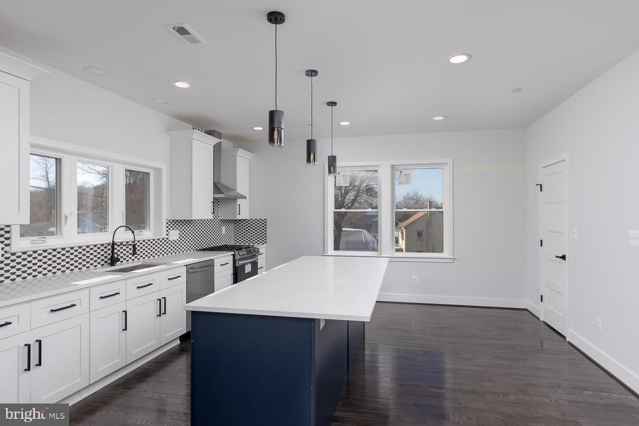 BIRD RIVER GROVE - Residential