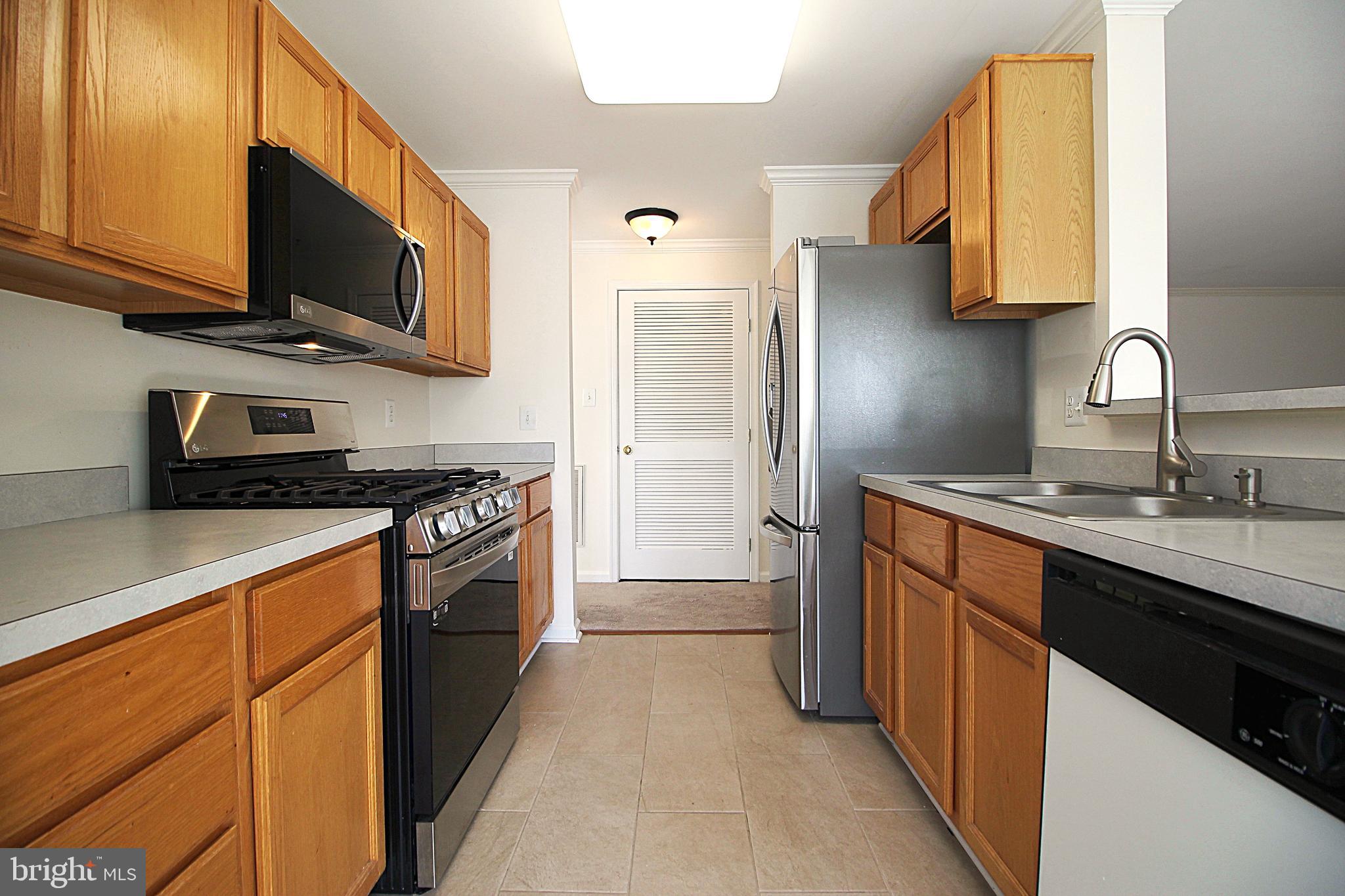 SOUTH MEADOWS - Residential Lease