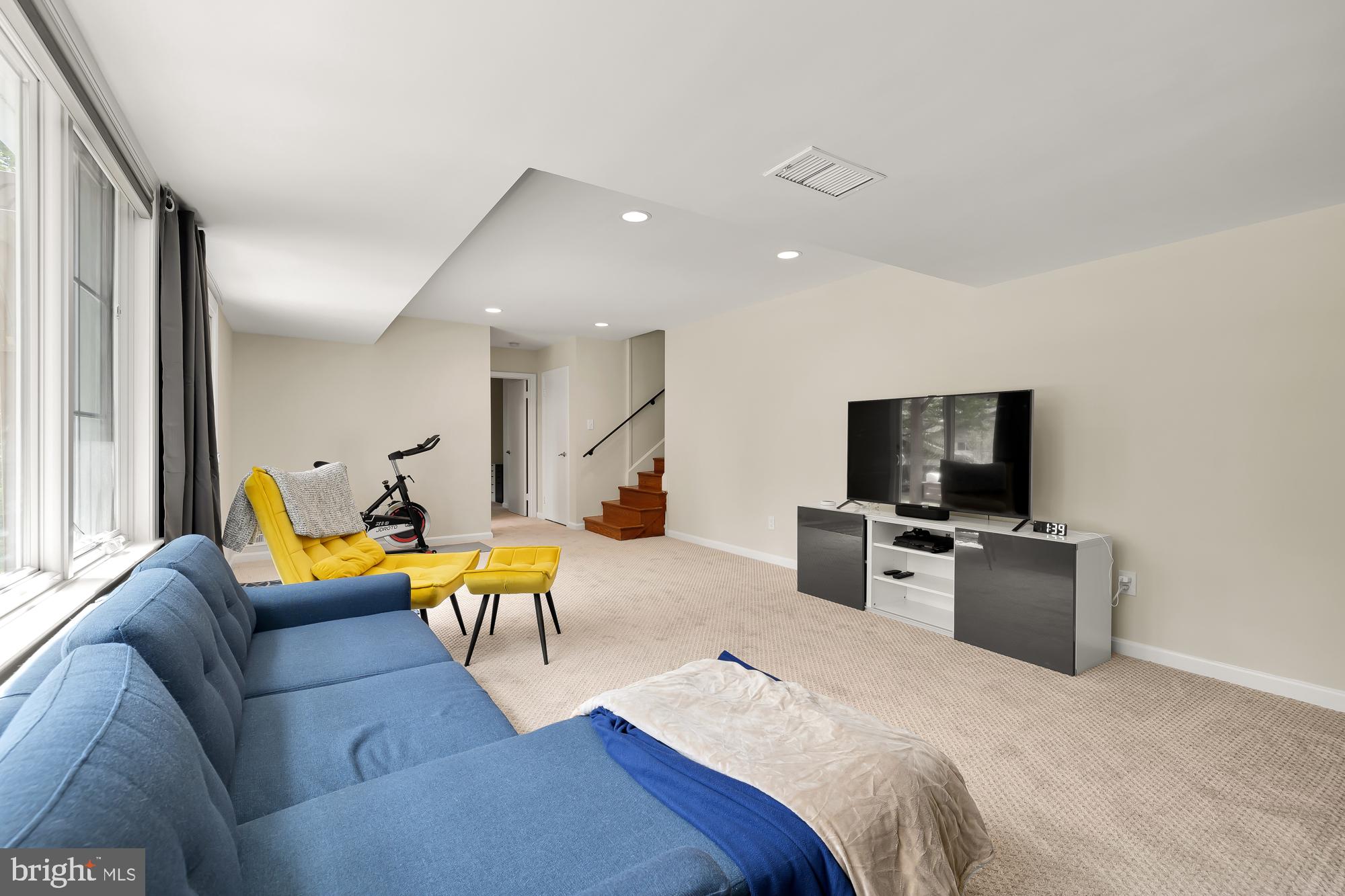 SOMERSET - Residential