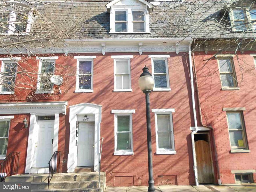 Large brick 3 unit in Downtown York.  2 units are currently rented.  Need lots of TLC and updating but priced accordingly.  Make an offer.  Owner is motivated!!