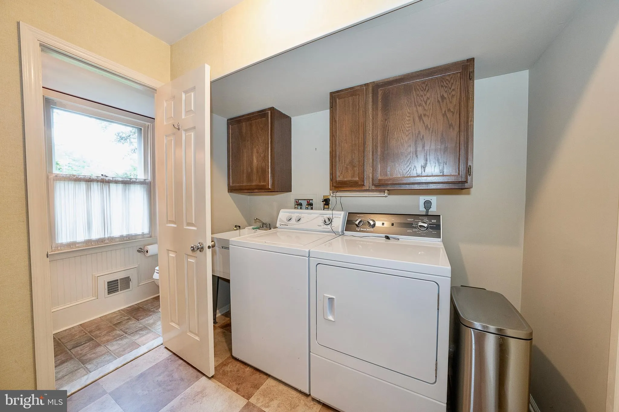 Malvern, Pennsylvania 19355, United States, 4 Bedrooms Bedrooms, ,3 BathroomsBathrooms,Residential,Active,171774