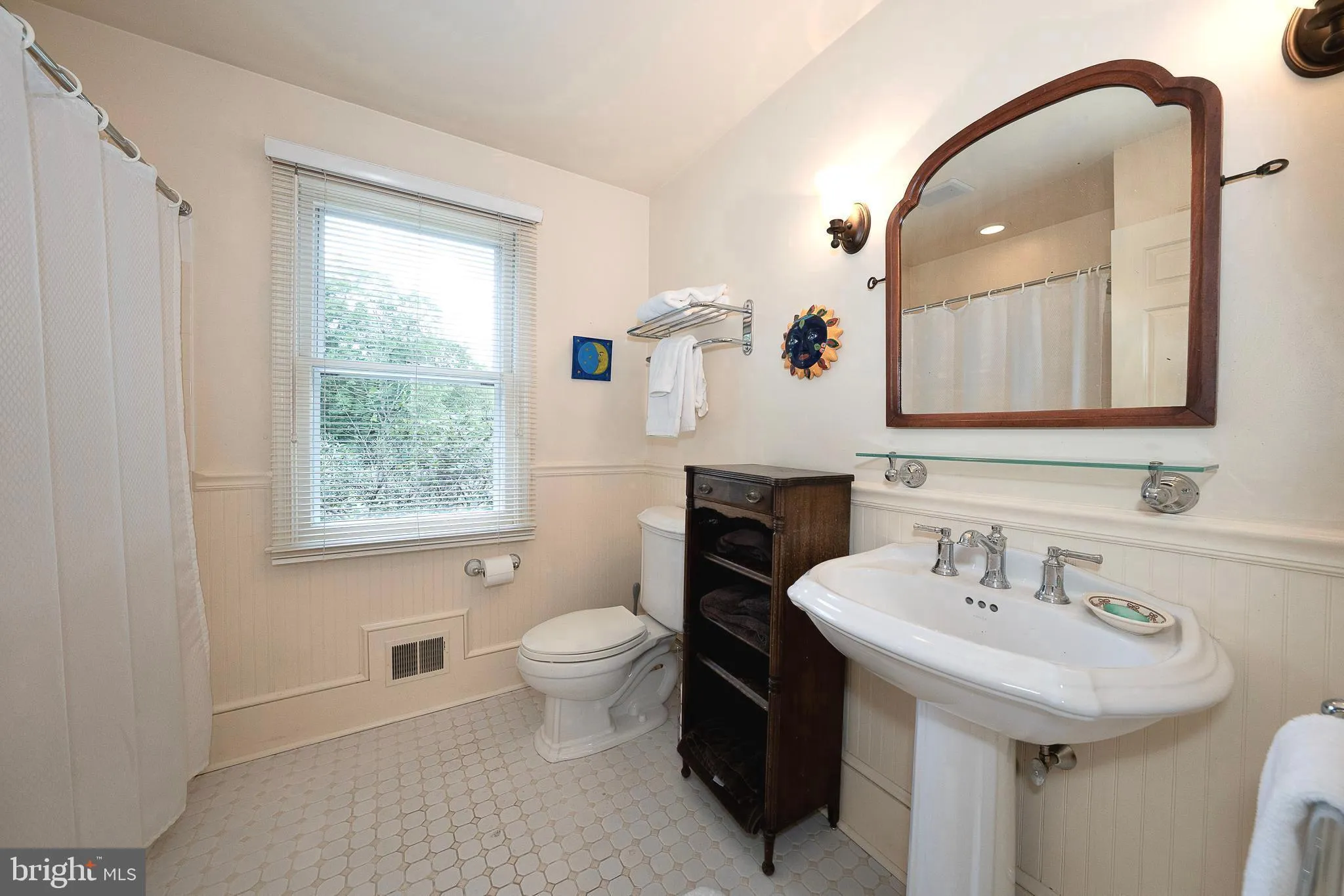 Malvern, Pennsylvania 19355, United States, 4 Bedrooms Bedrooms, ,3 BathroomsBathrooms,Residential,Active,171774