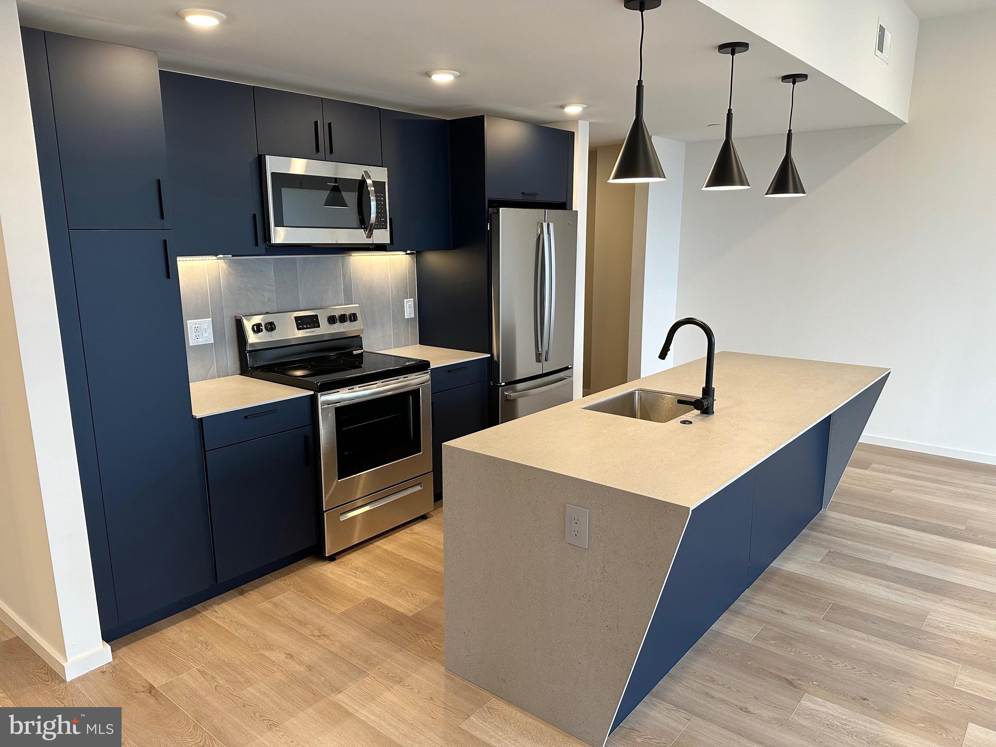 OLDE KENSINGTON - Residential Lease