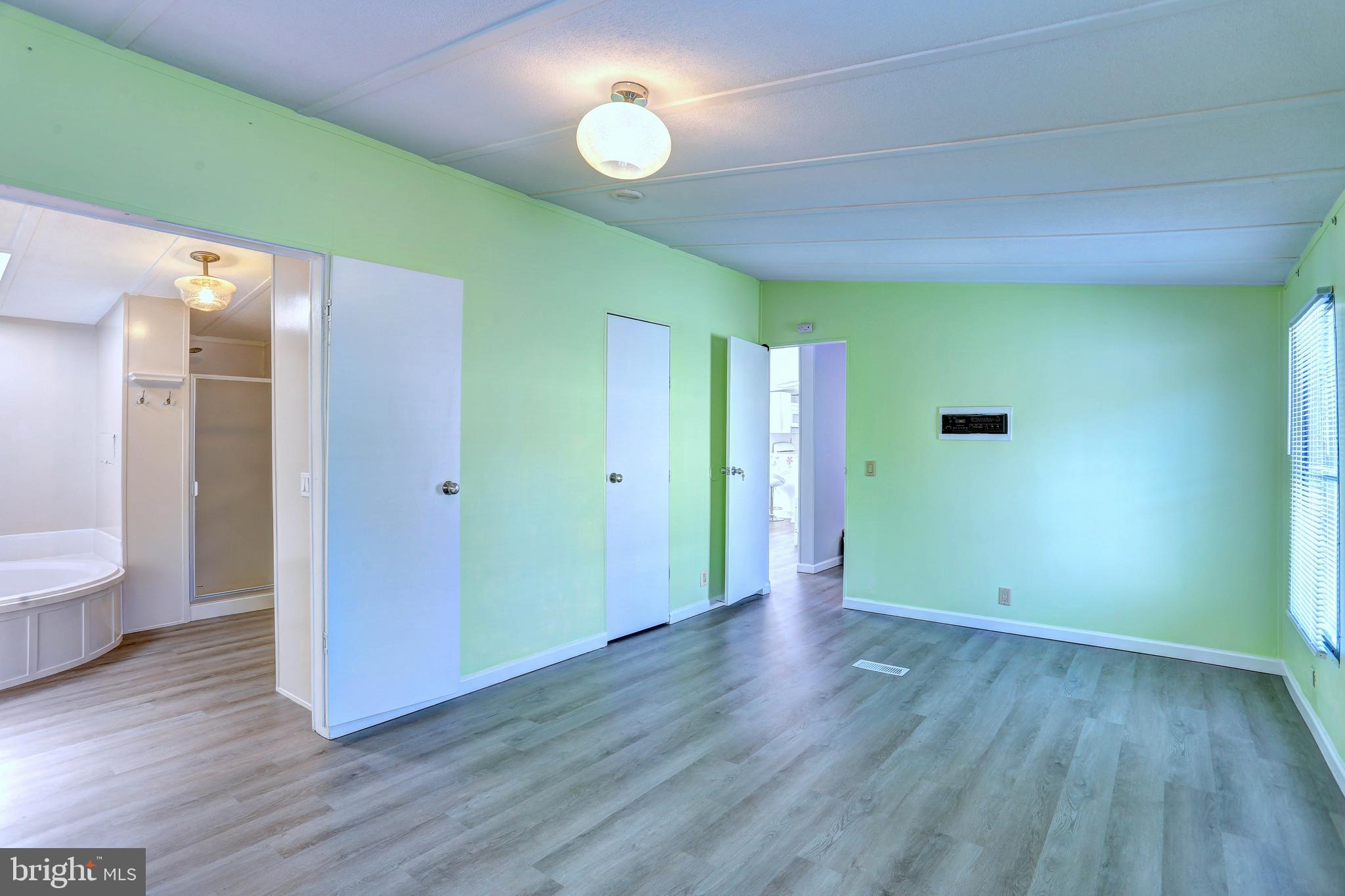 BRENTWOOD MANOR - Residential