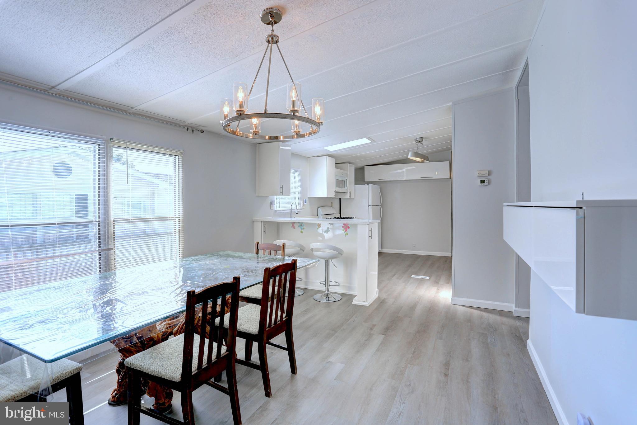 BRENTWOOD MANOR - Residential