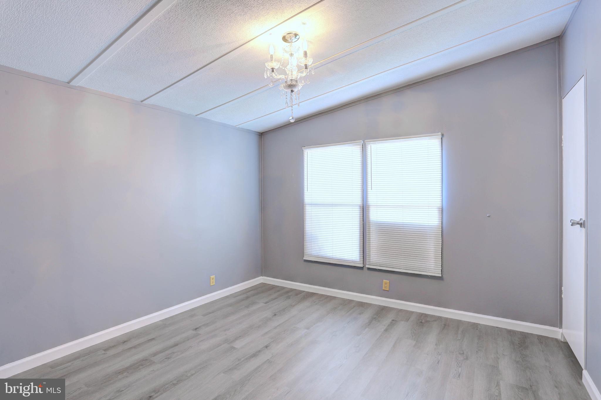 BRENTWOOD MANOR - Residential