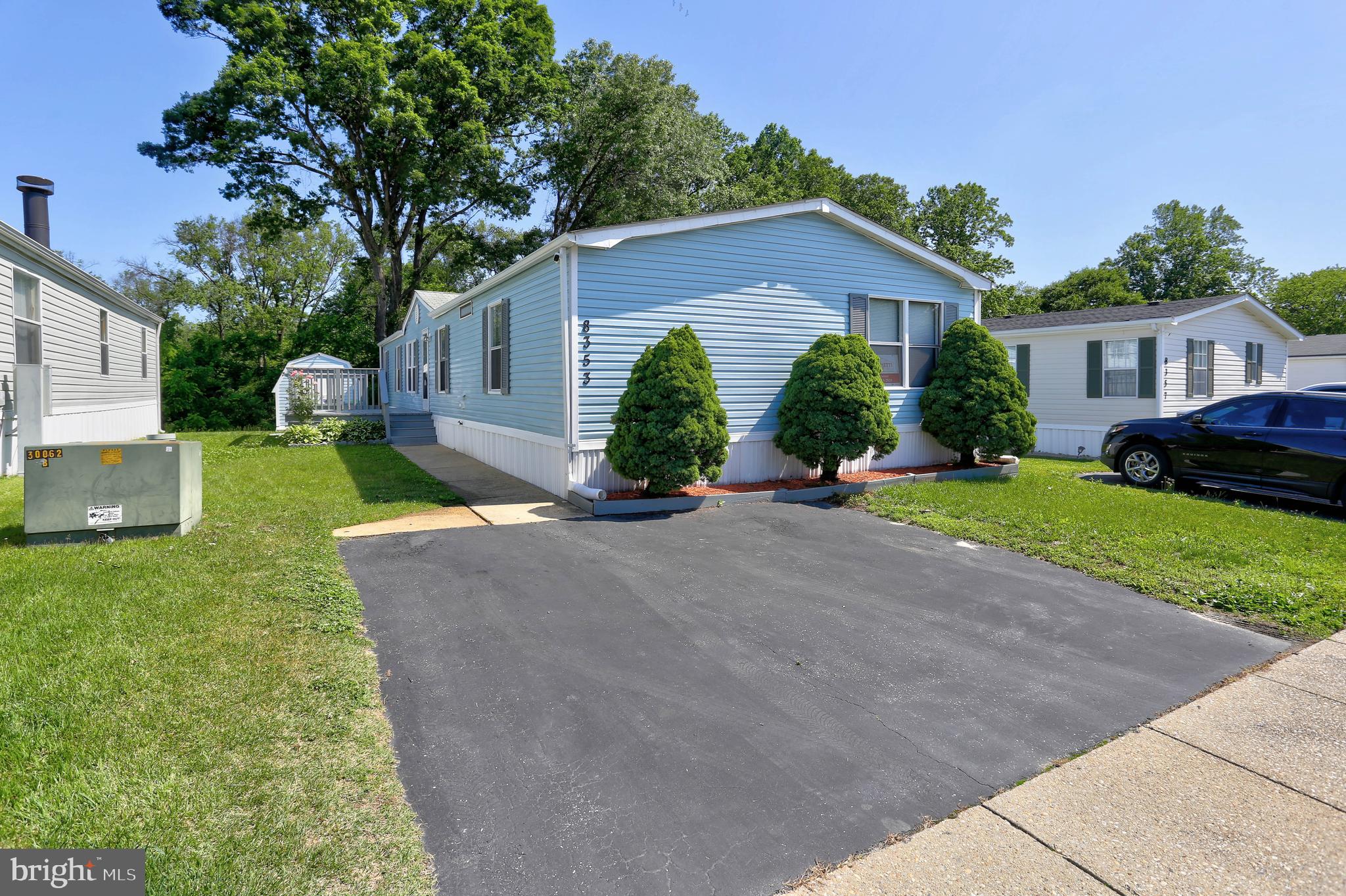 BRENTWOOD MANOR - Residential