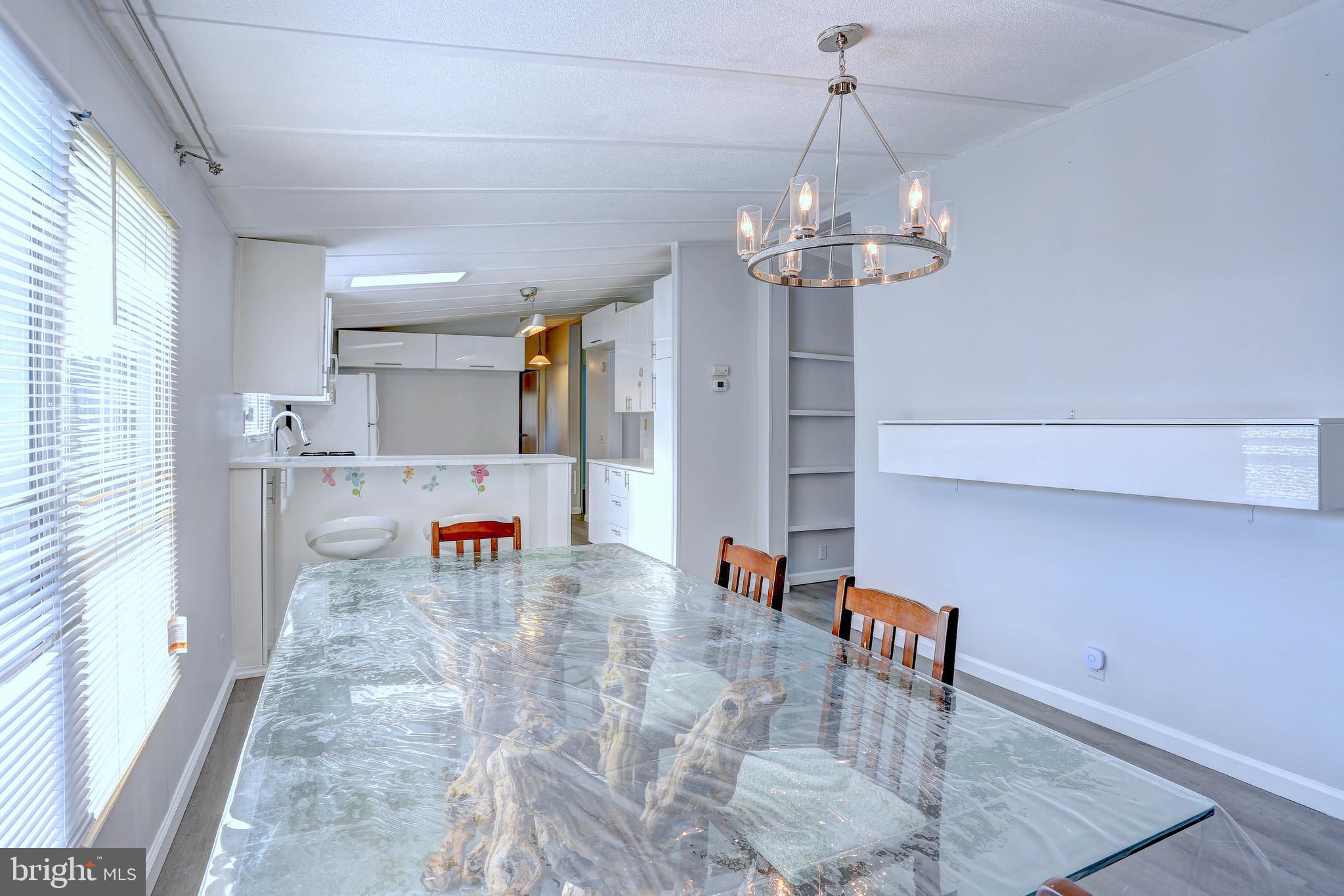 BRENTWOOD MANOR - Residential