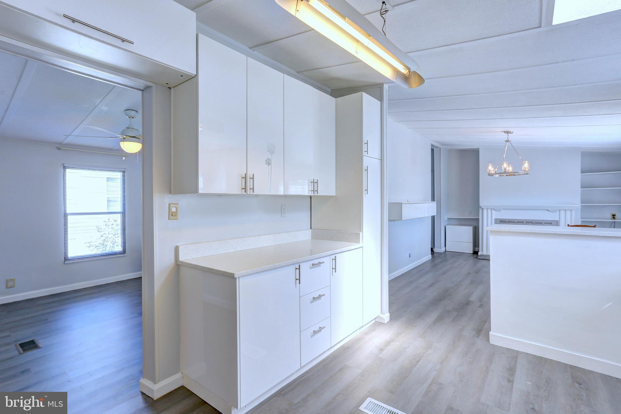 BRENTWOOD MANOR - Residential