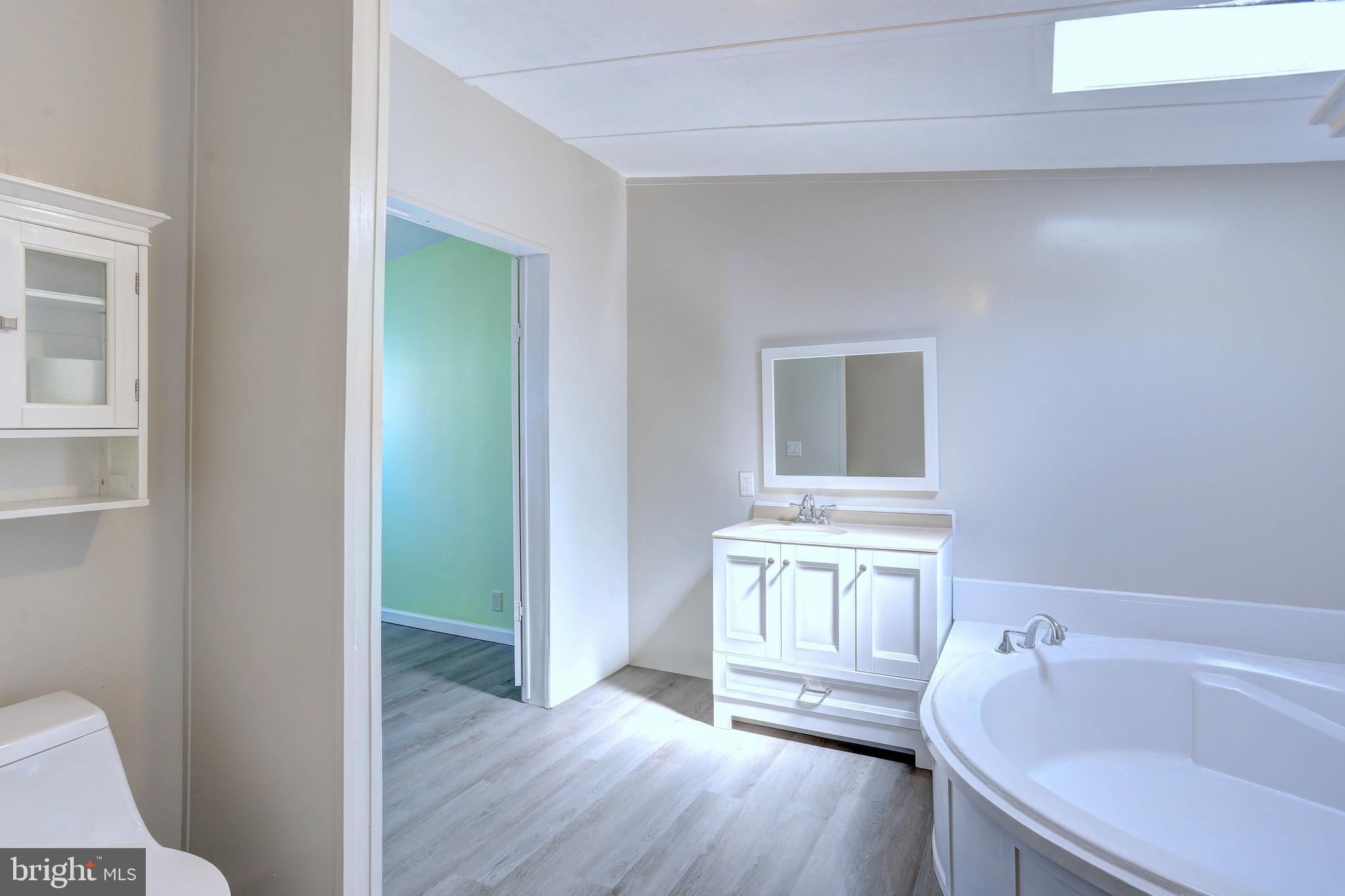 BRENTWOOD MANOR - Residential