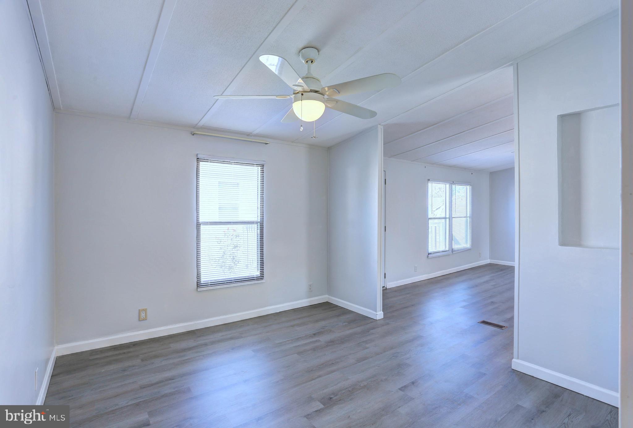 BRENTWOOD MANOR - Residential