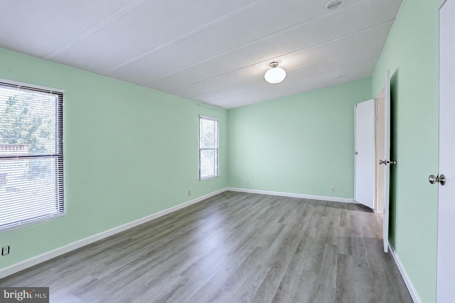 BRENTWOOD MANOR - Residential