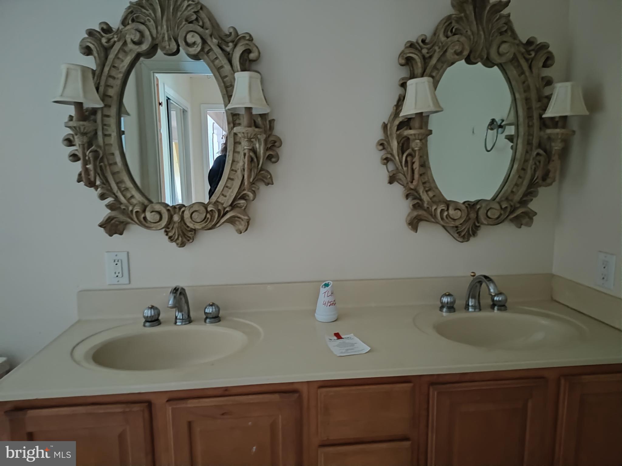 OAKLANDS - Residential