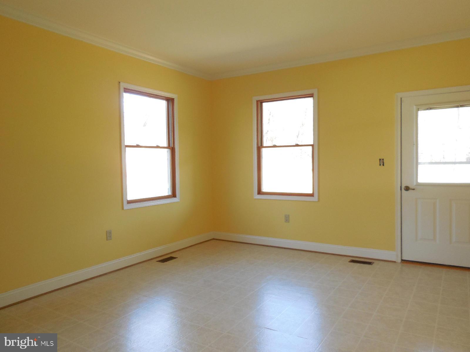 SKYLINE ORCHARDS - Residential Lease