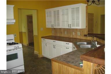 SKYLINE ORCHARDS - Residential Lease