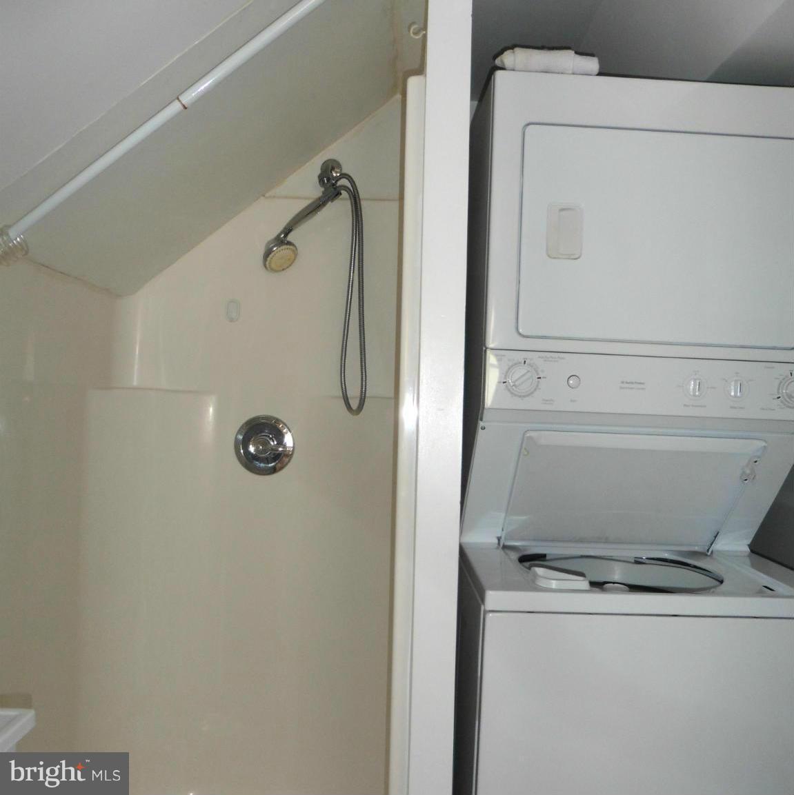 SKYLINE ORCHARDS - Residential Lease