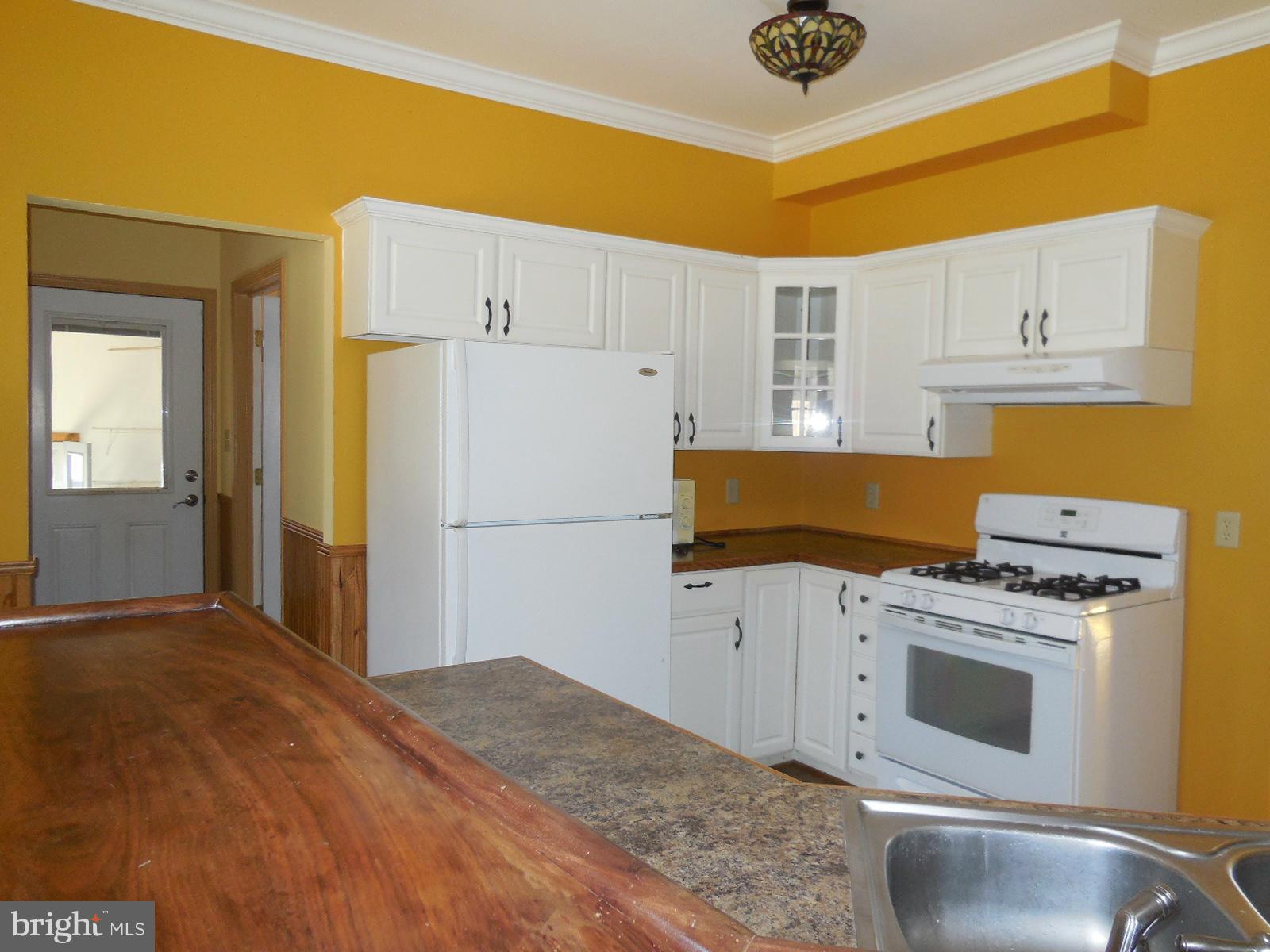 SKYLINE ORCHARDS - Residential Lease