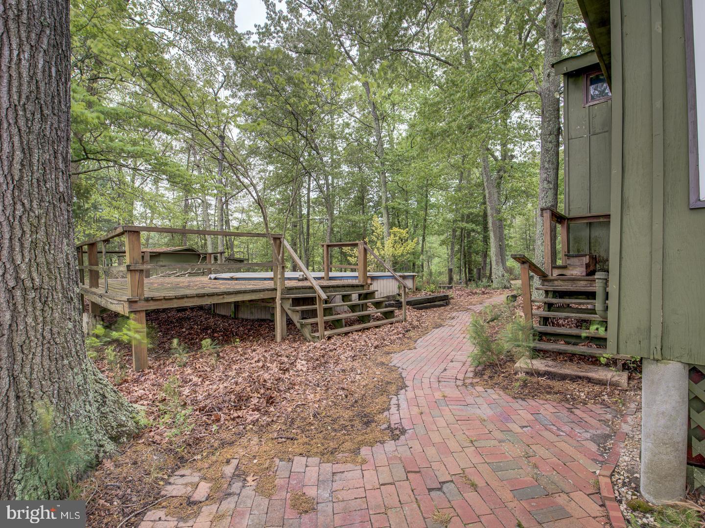 GOLDEN BEACH - Residential