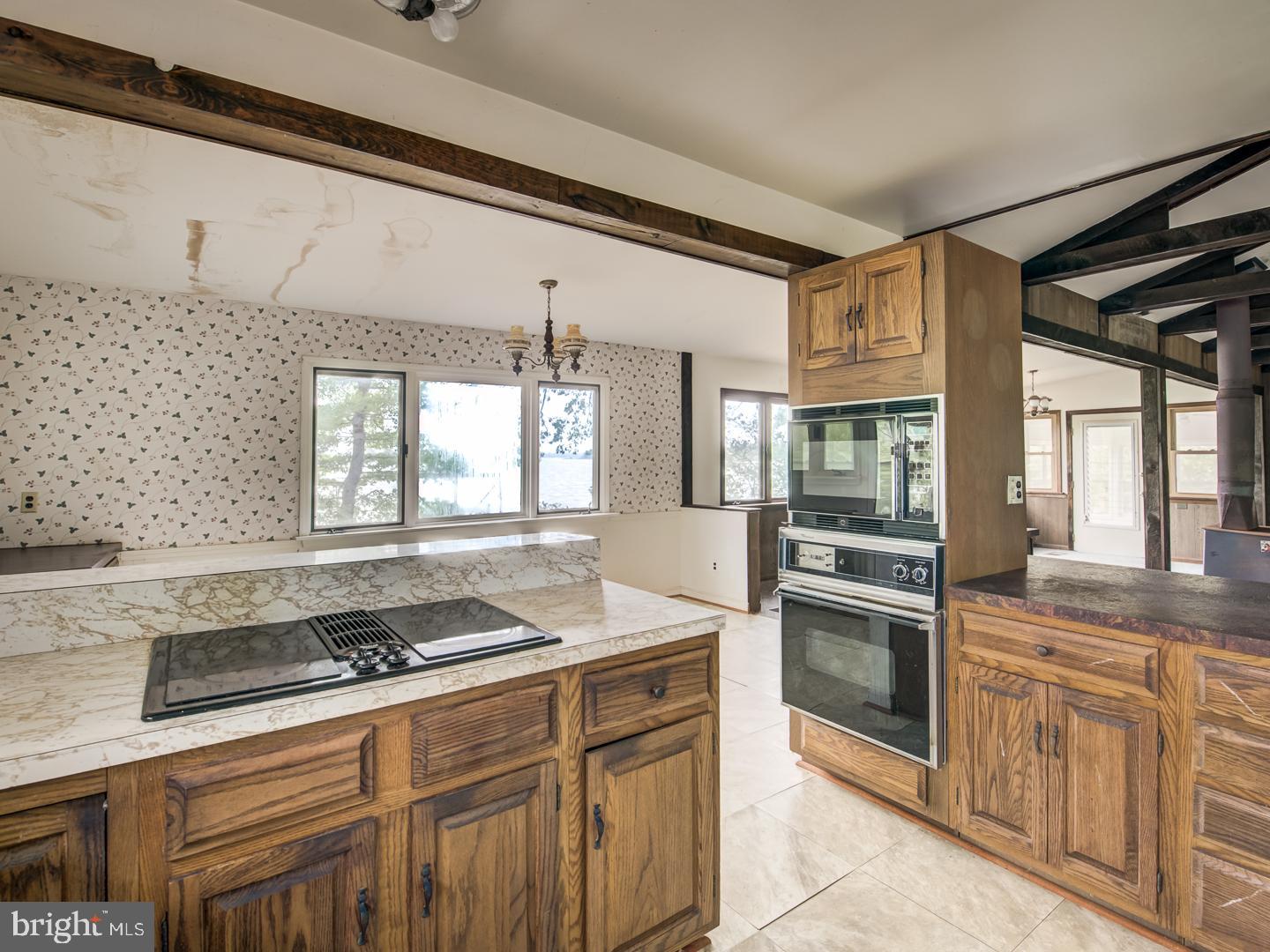 GOLDEN BEACH - Residential