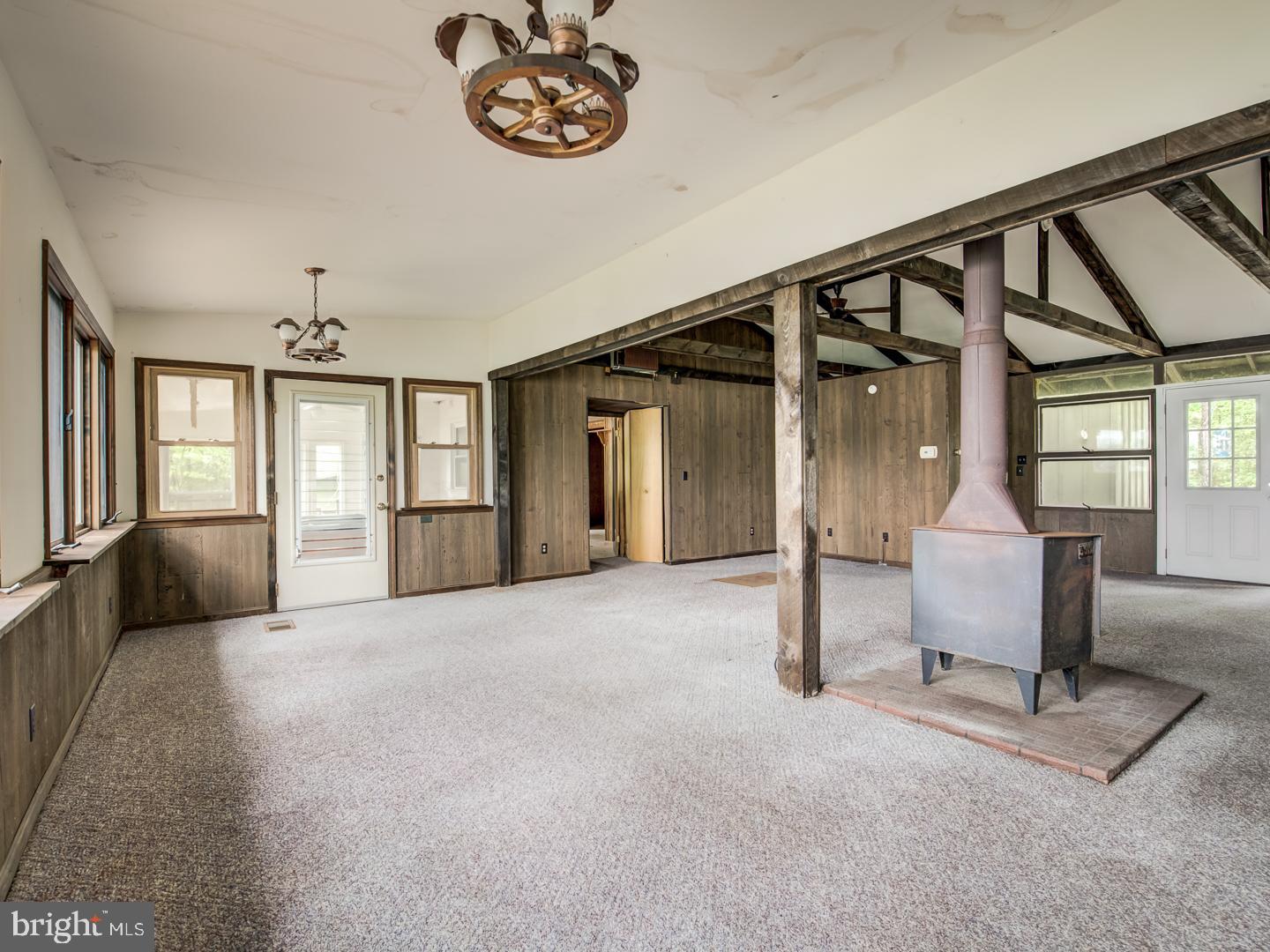 GOLDEN BEACH - Residential