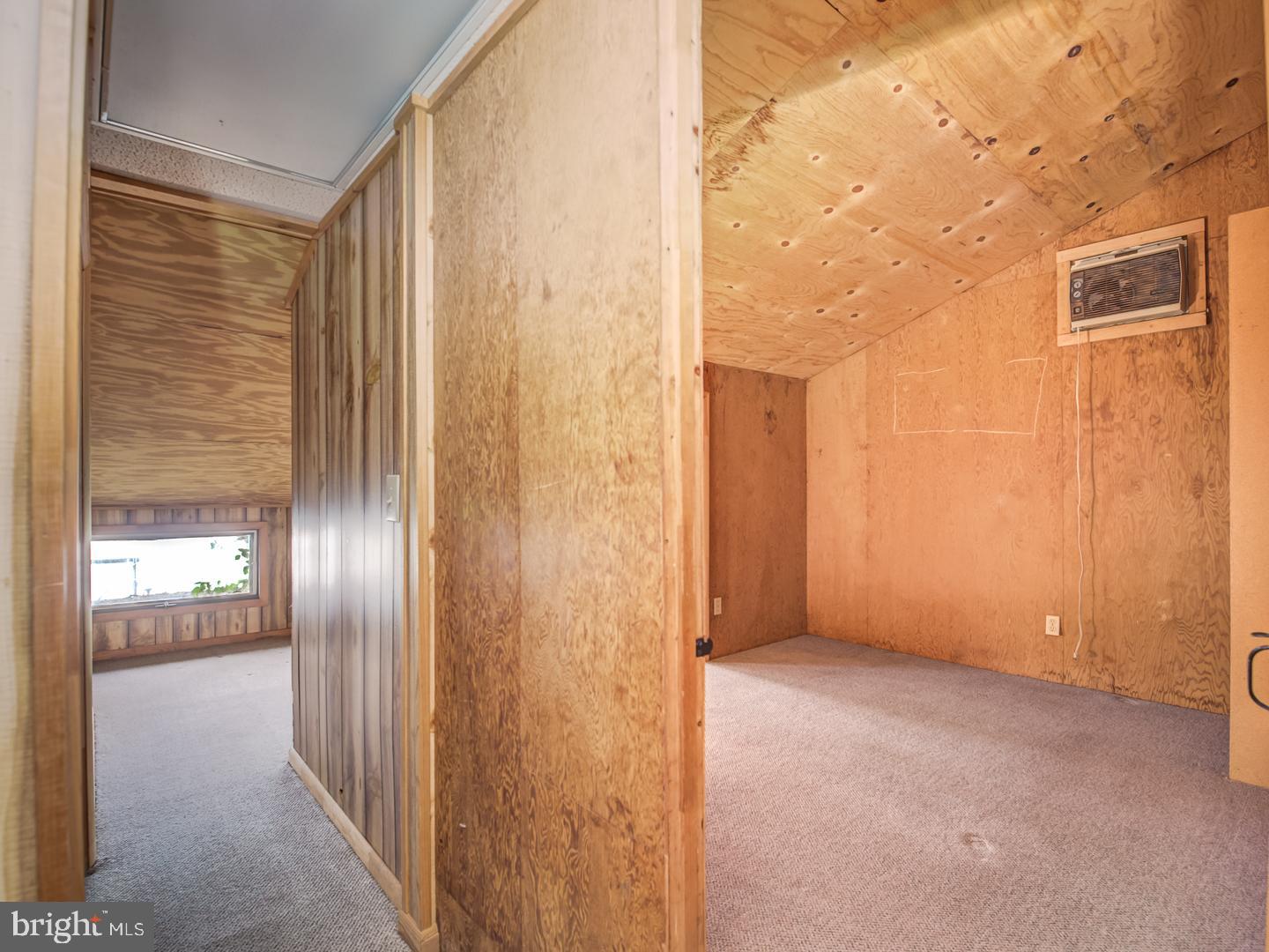 GOLDEN BEACH - Residential