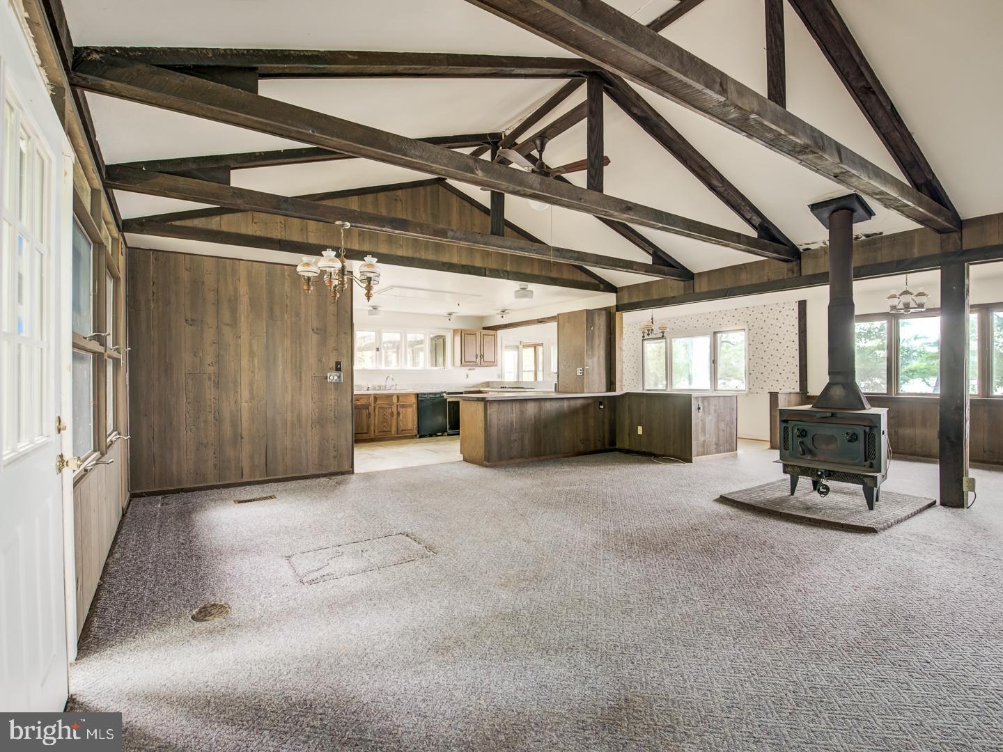 GOLDEN BEACH - Residential