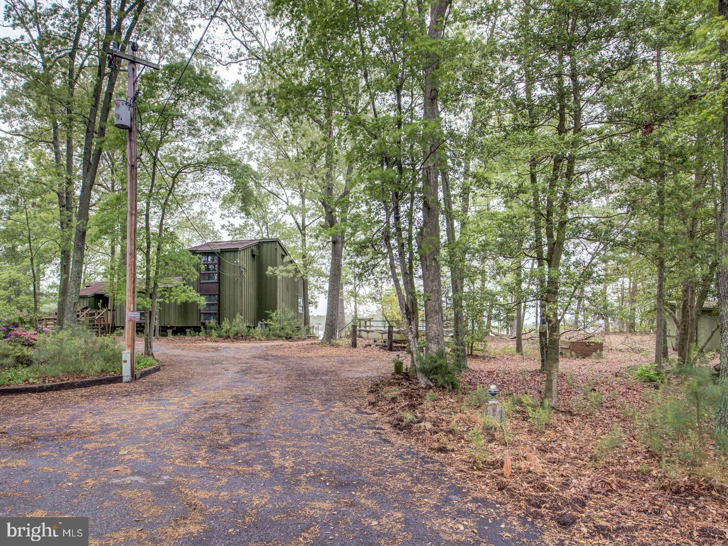 GOLDEN BEACH - Residential