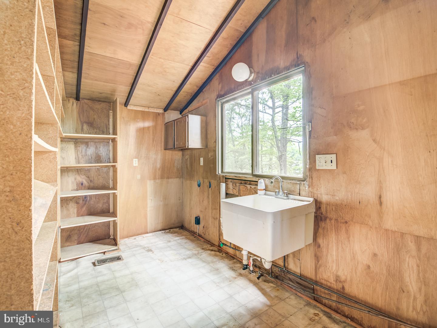 GOLDEN BEACH - Residential