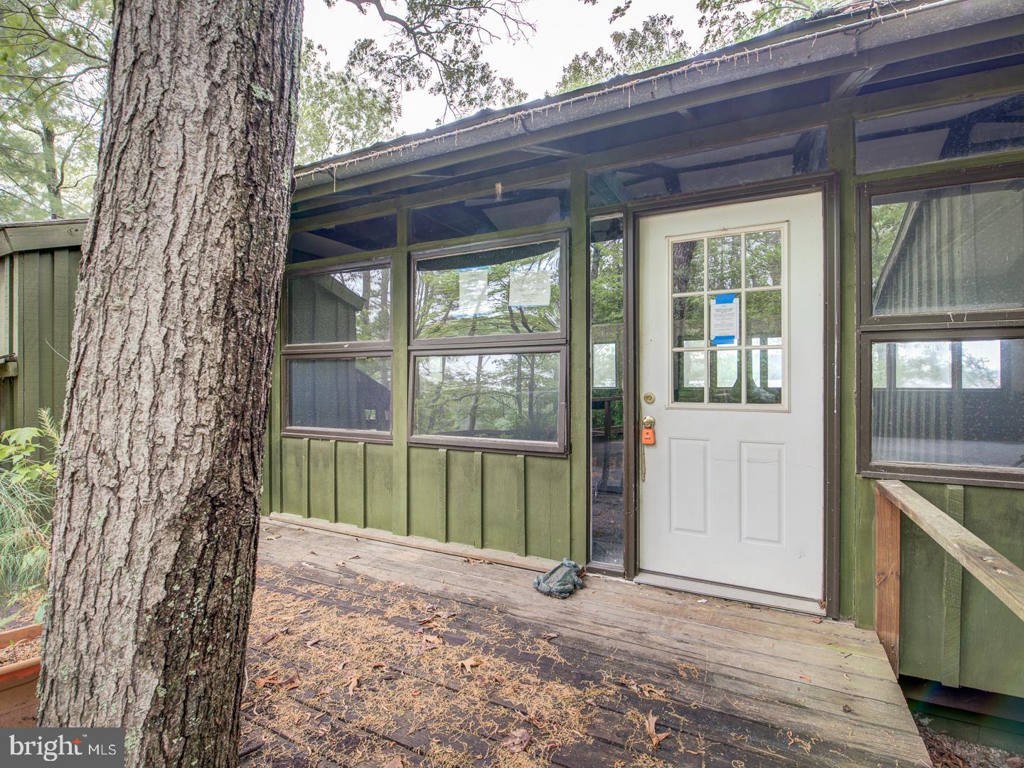 GOLDEN BEACH - Residential