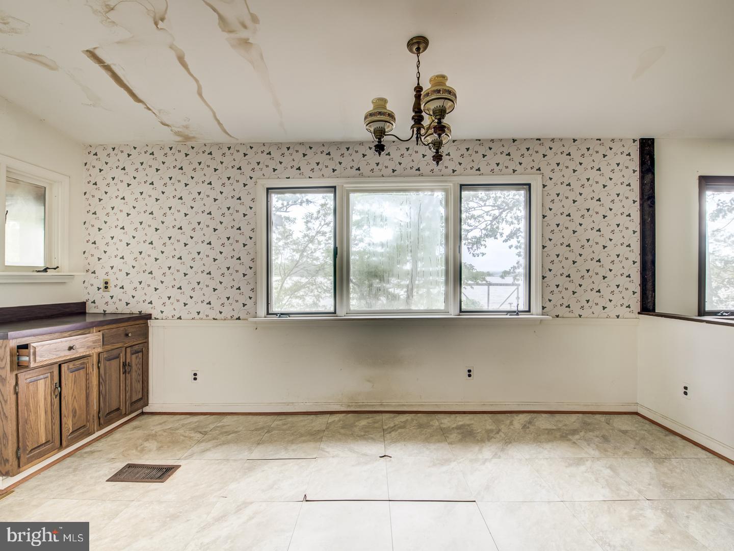 GOLDEN BEACH - Residential