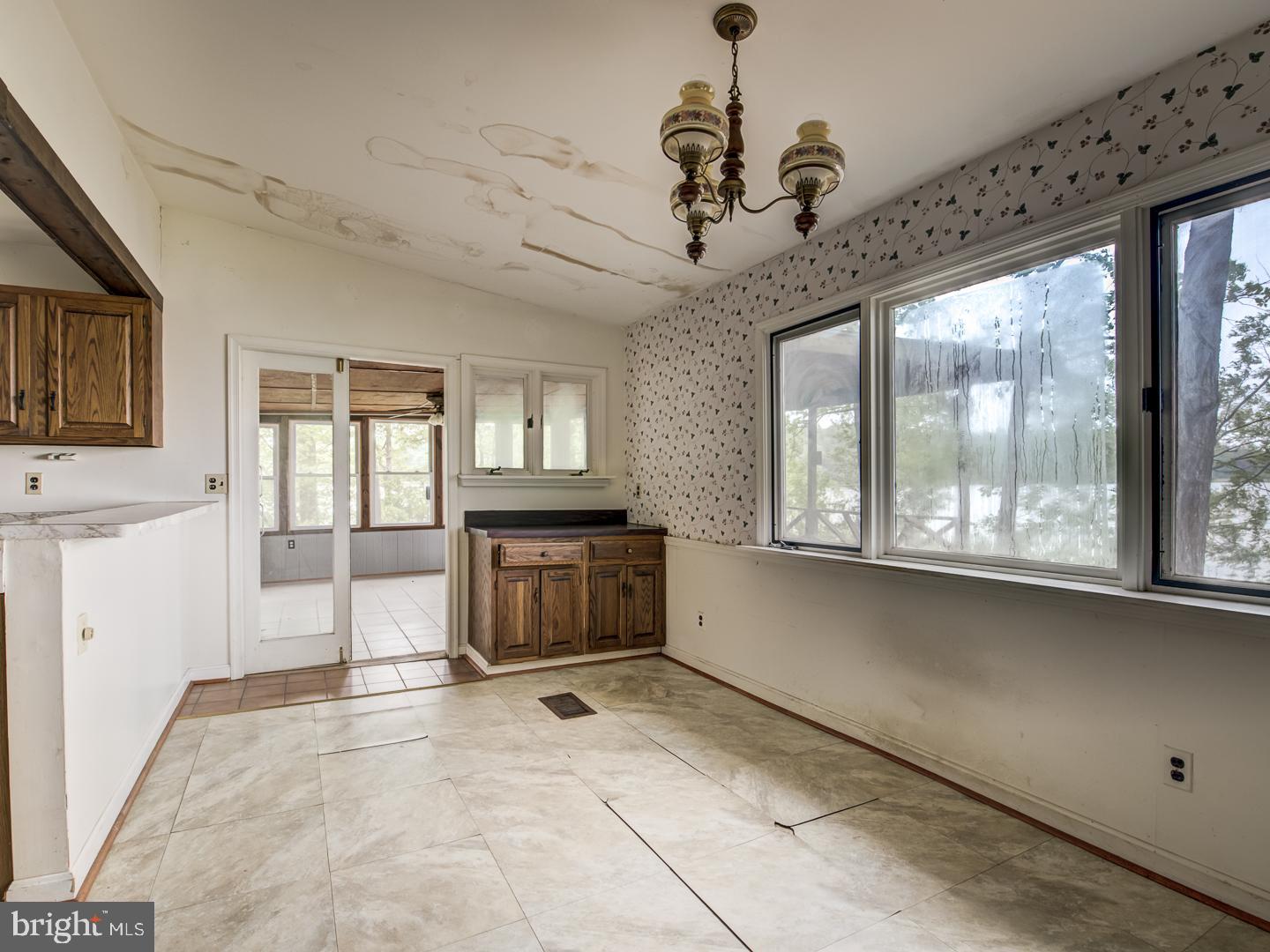 GOLDEN BEACH - Residential