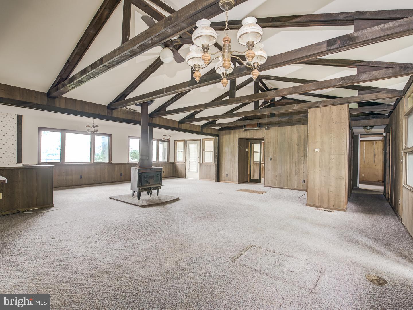 GOLDEN BEACH - Residential