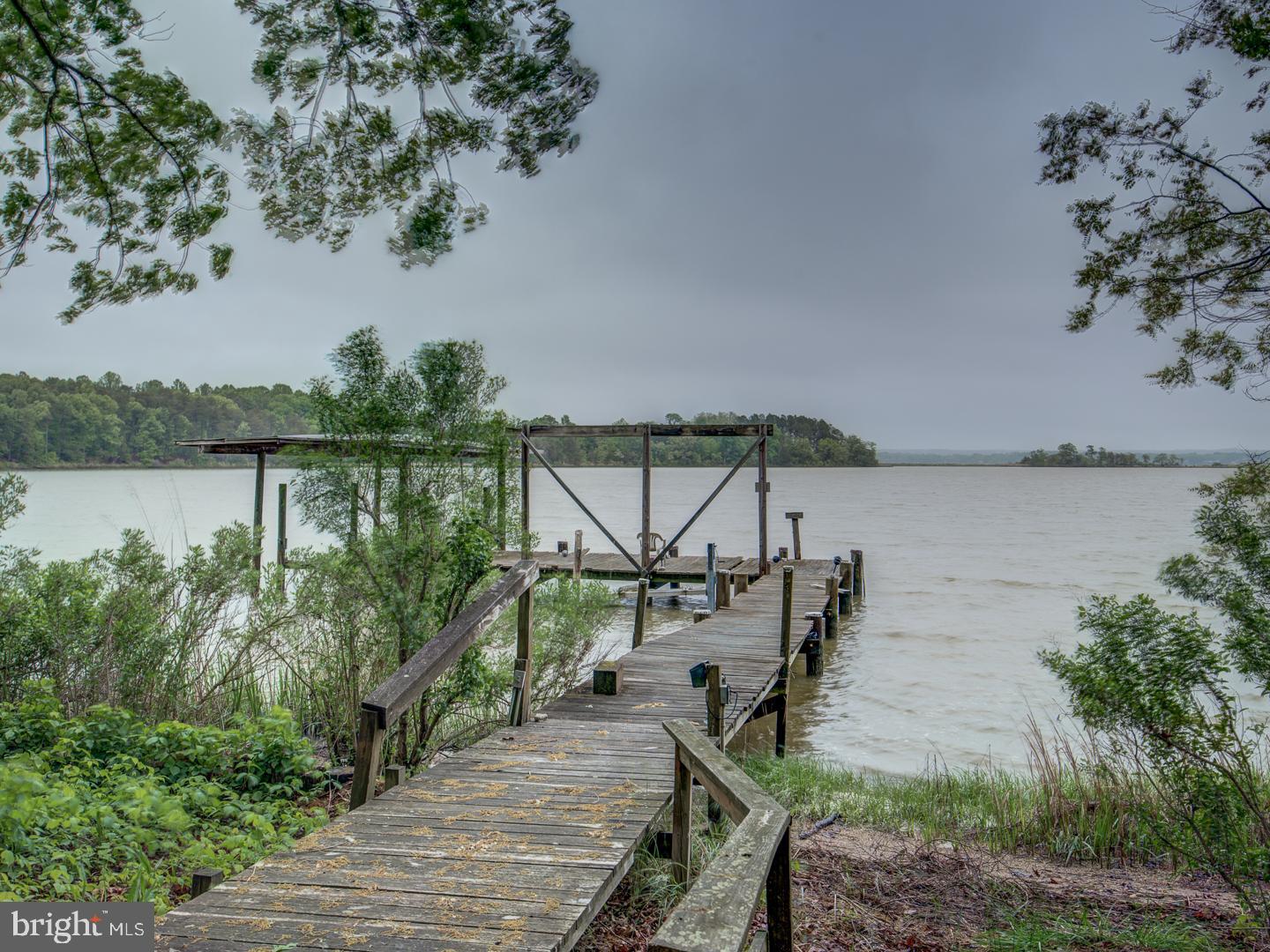 GOLDEN BEACH - Residential