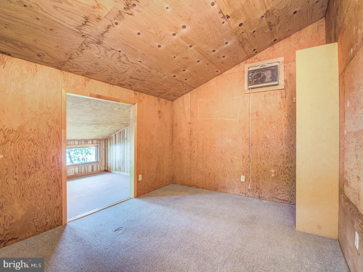 GOLDEN BEACH - Residential