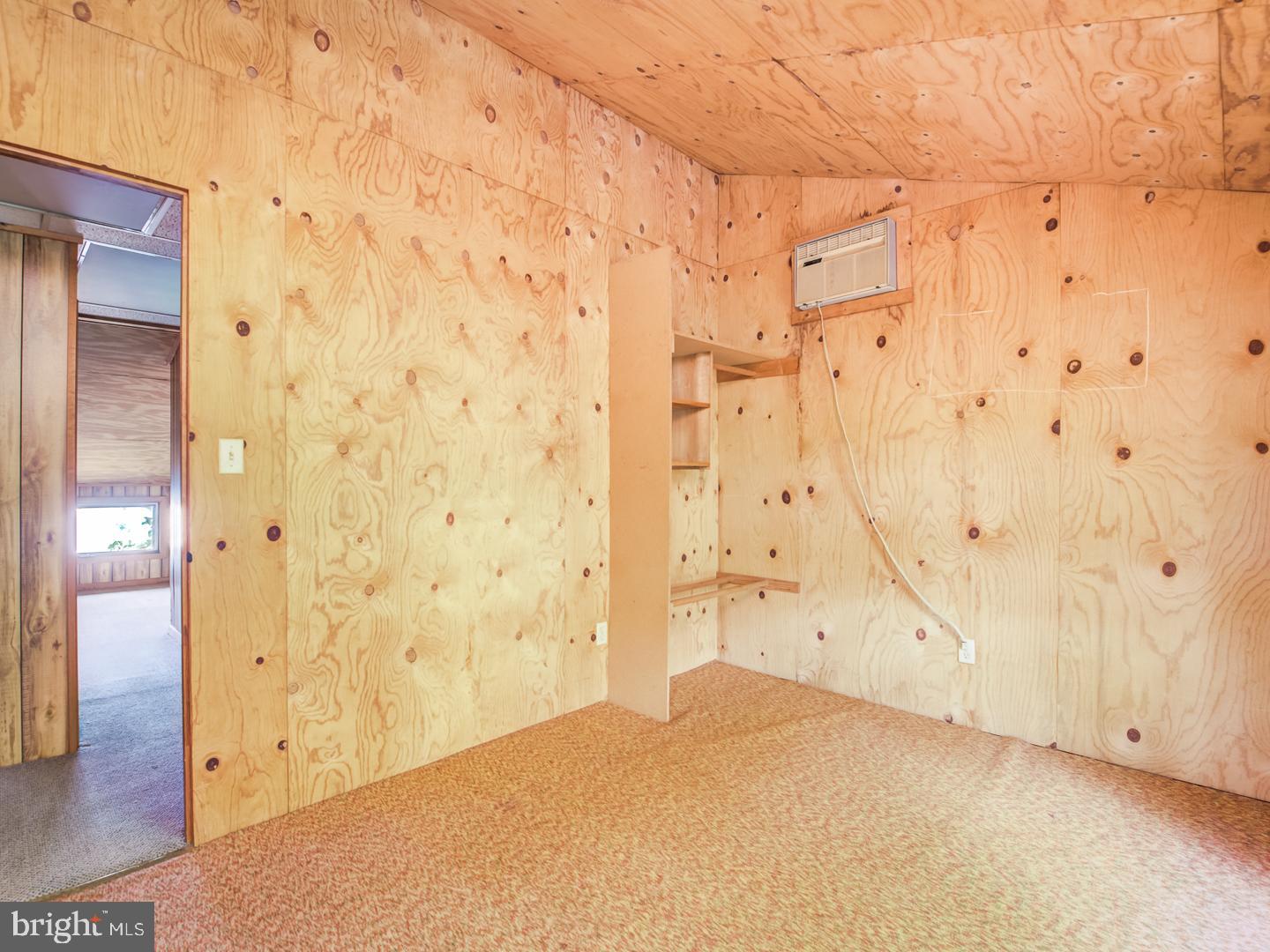 GOLDEN BEACH - Residential