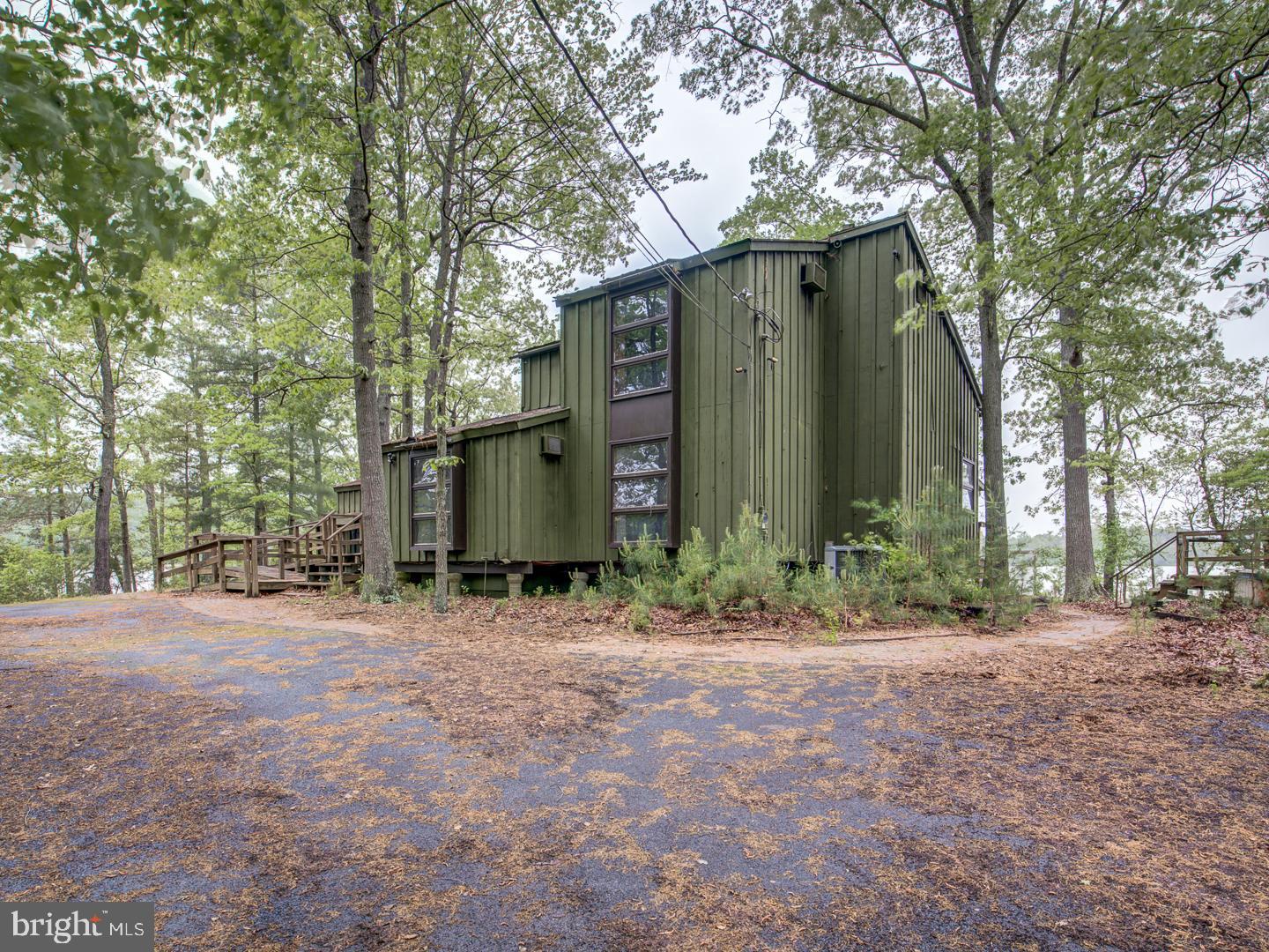 GOLDEN BEACH - Residential