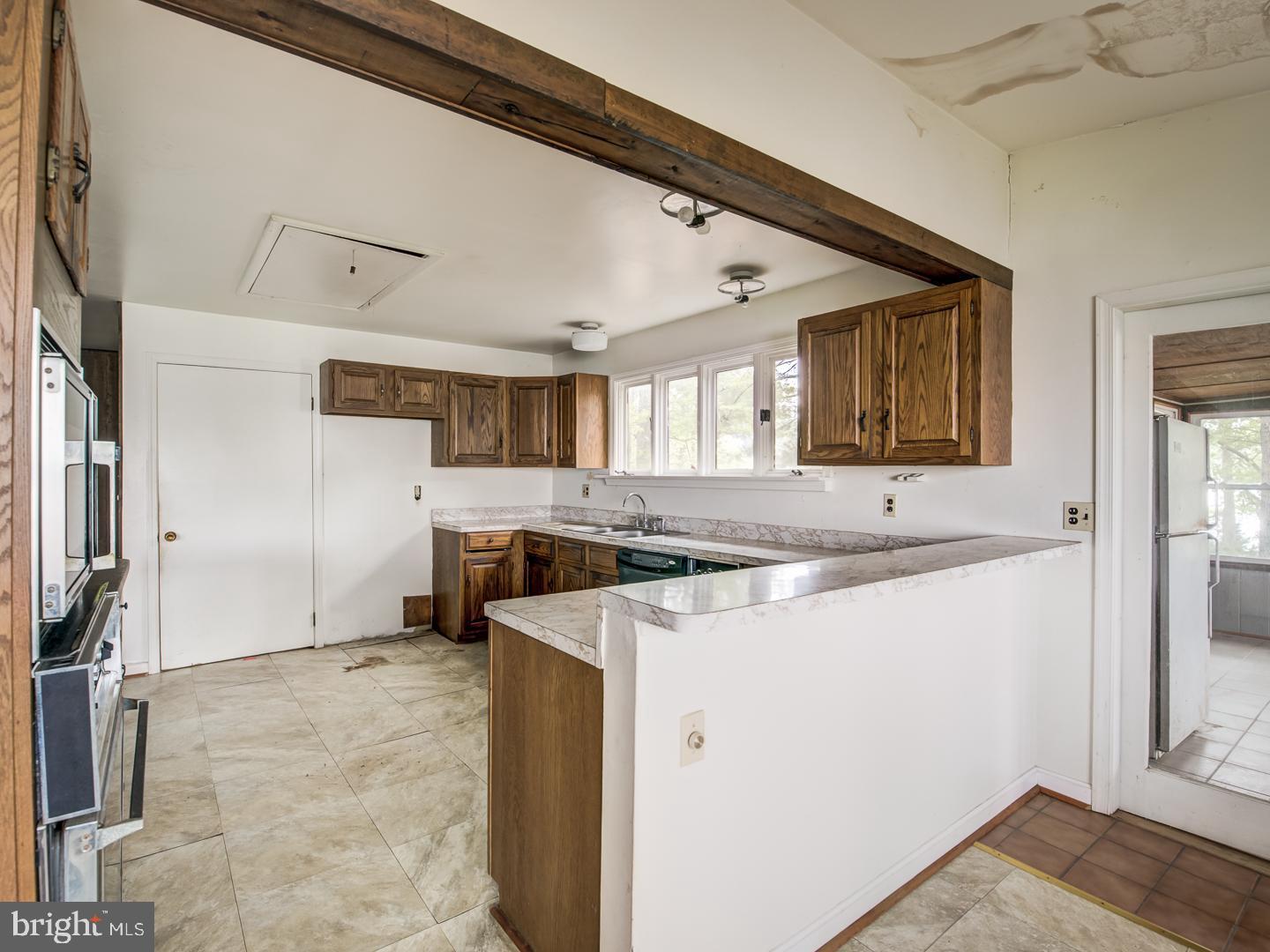 GOLDEN BEACH - Residential