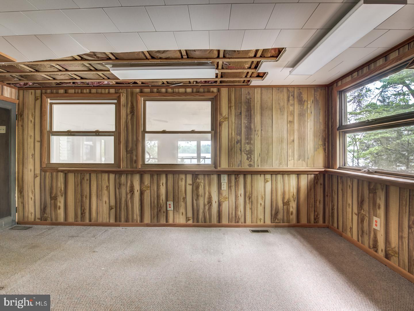 GOLDEN BEACH - Residential