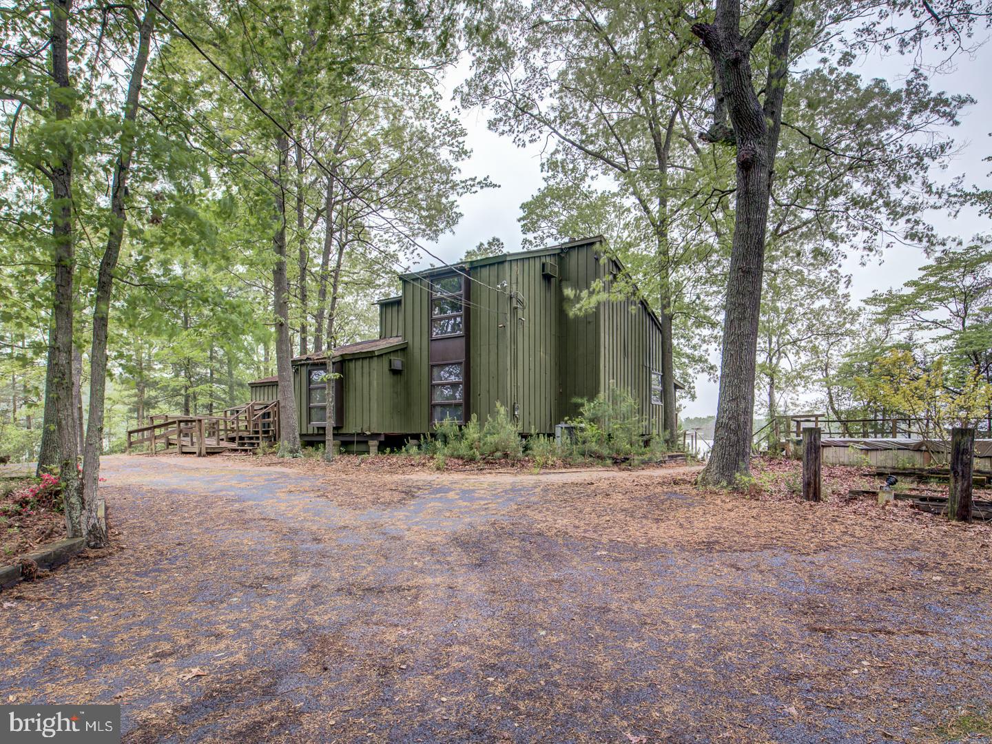 GOLDEN BEACH - Residential