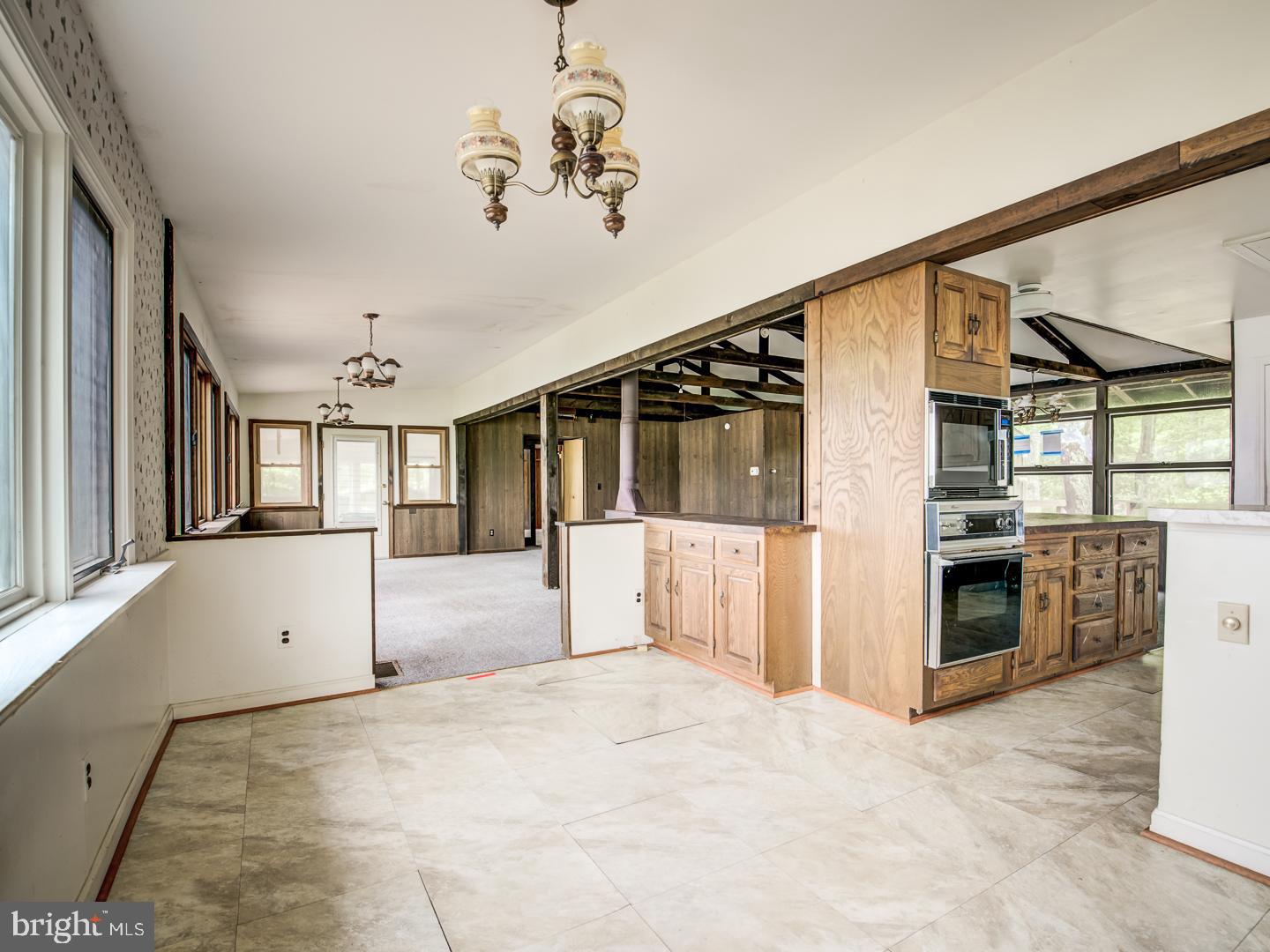 GOLDEN BEACH - Residential