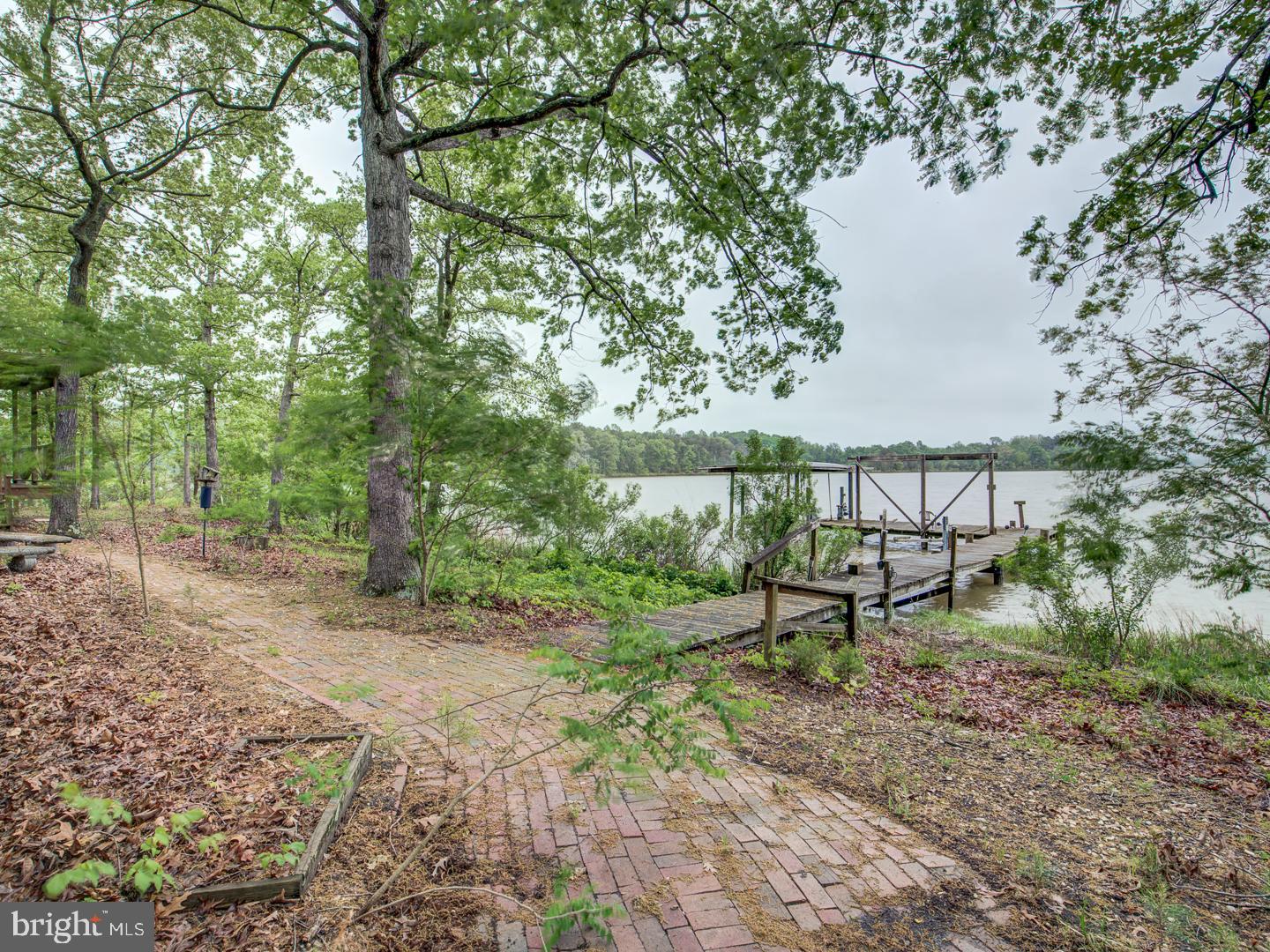 GOLDEN BEACH - Residential