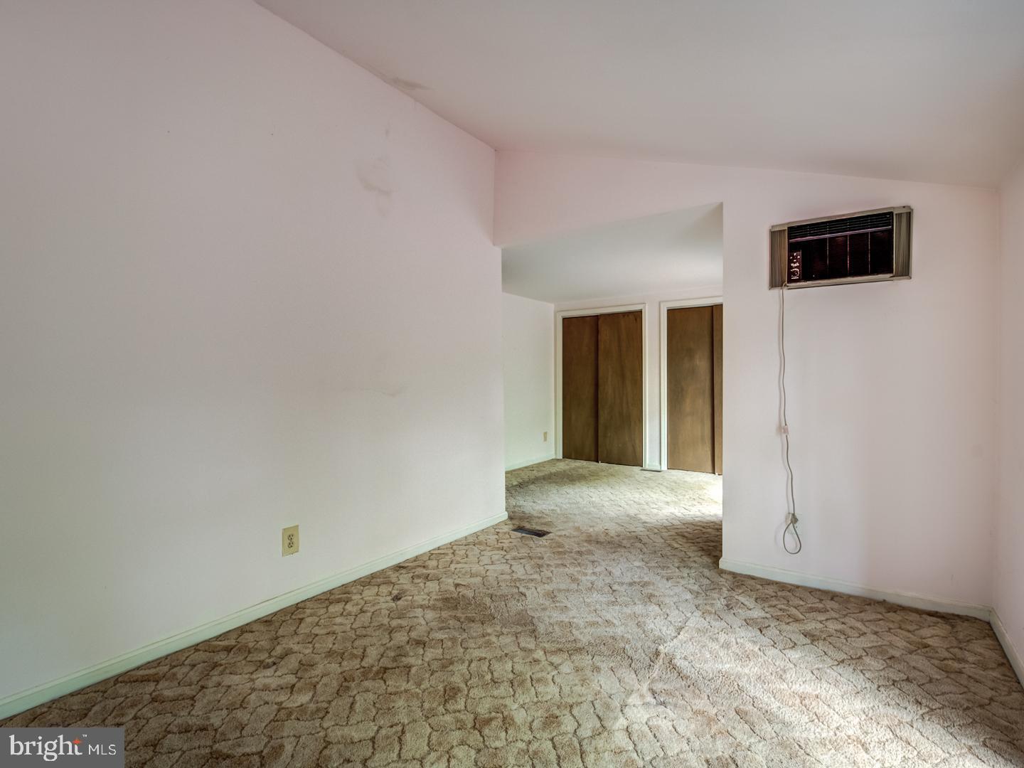 GOLDEN BEACH - Residential