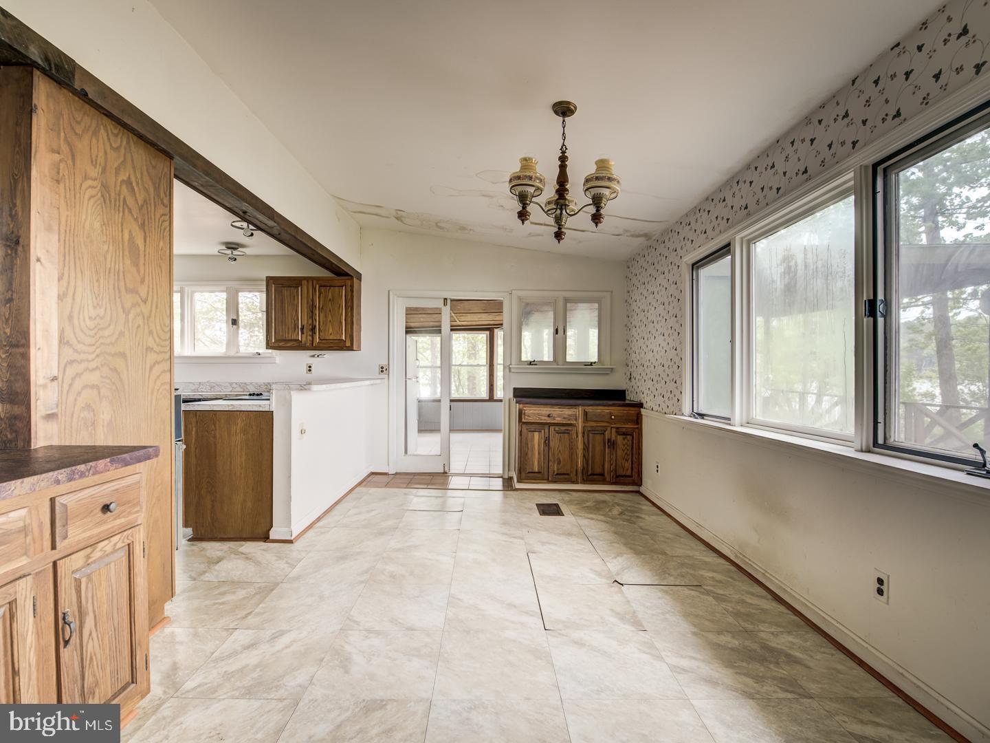 GOLDEN BEACH - Residential