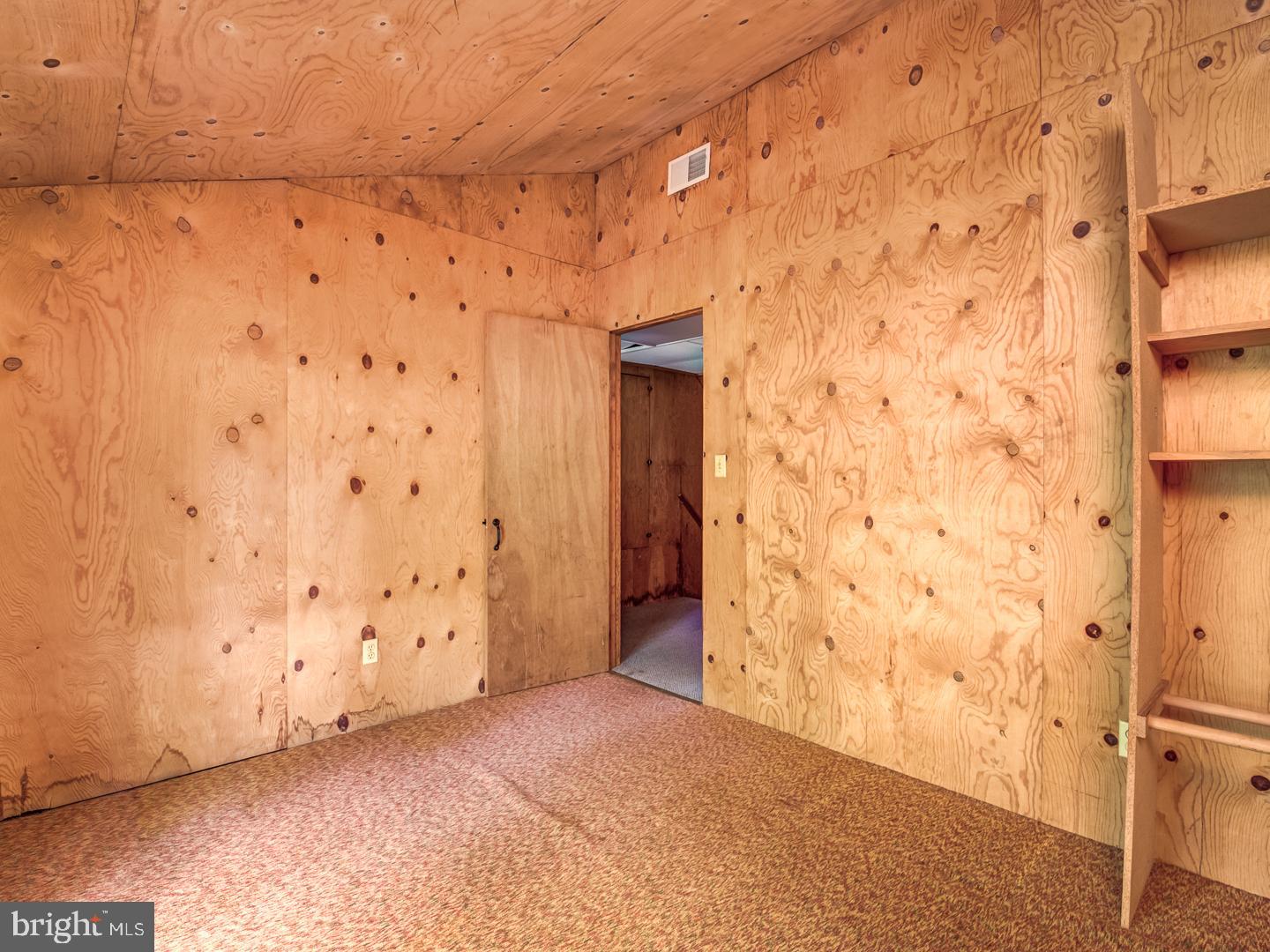 GOLDEN BEACH - Residential