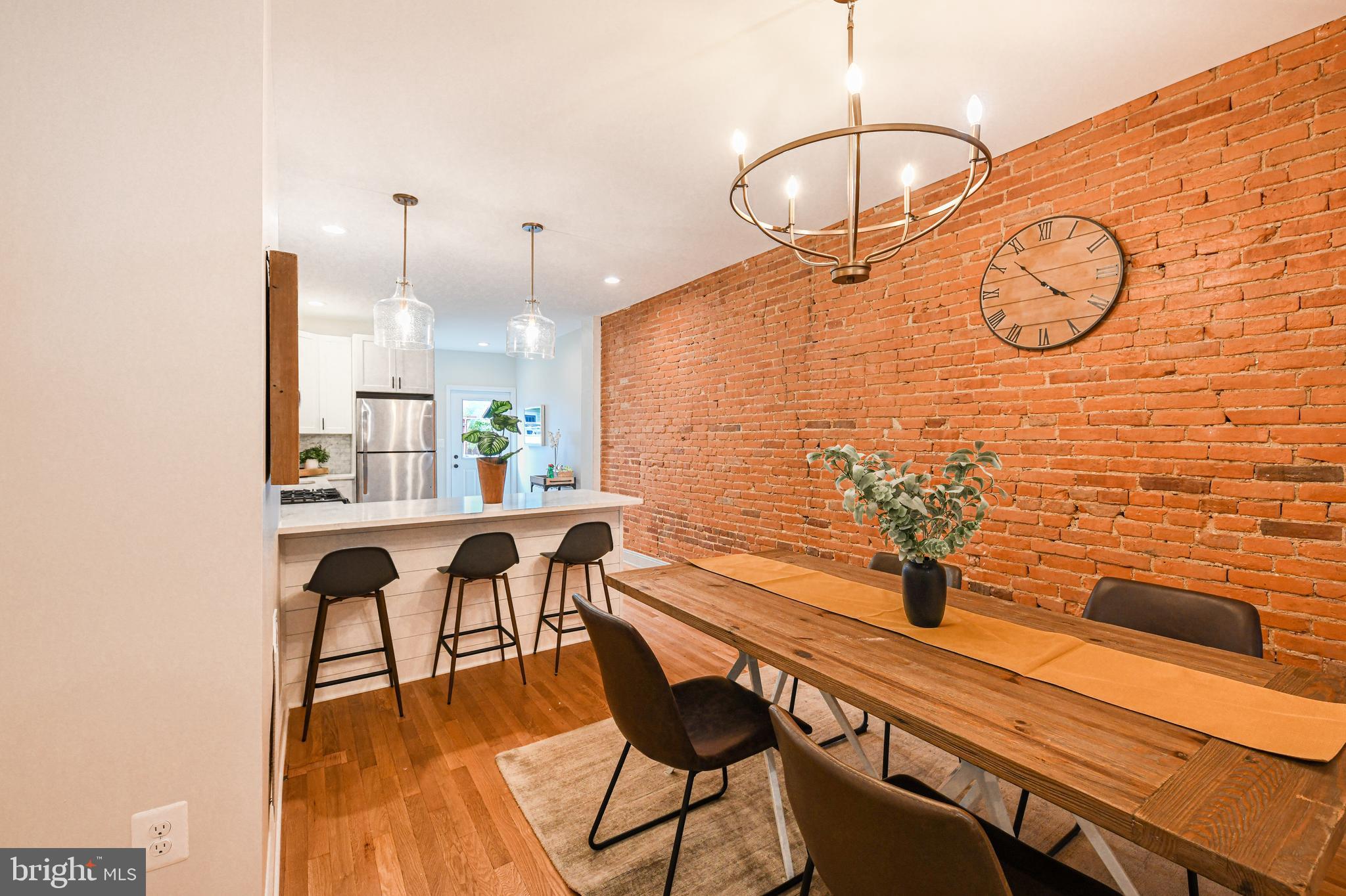 LOCUST POINT - Residential